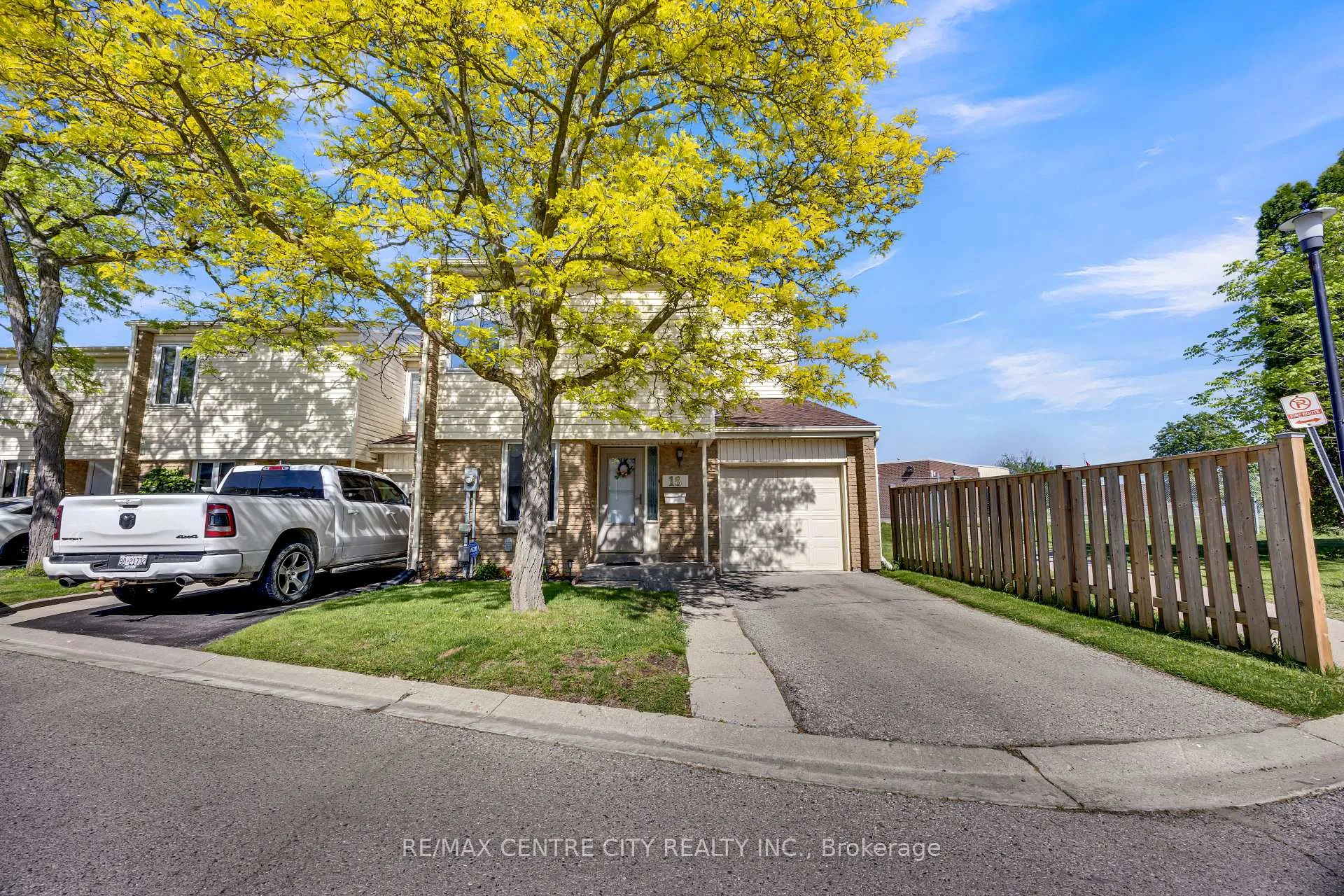 Photo 2 of Unit 18, 700 Osgood Drive, London, South Y — HOMEH