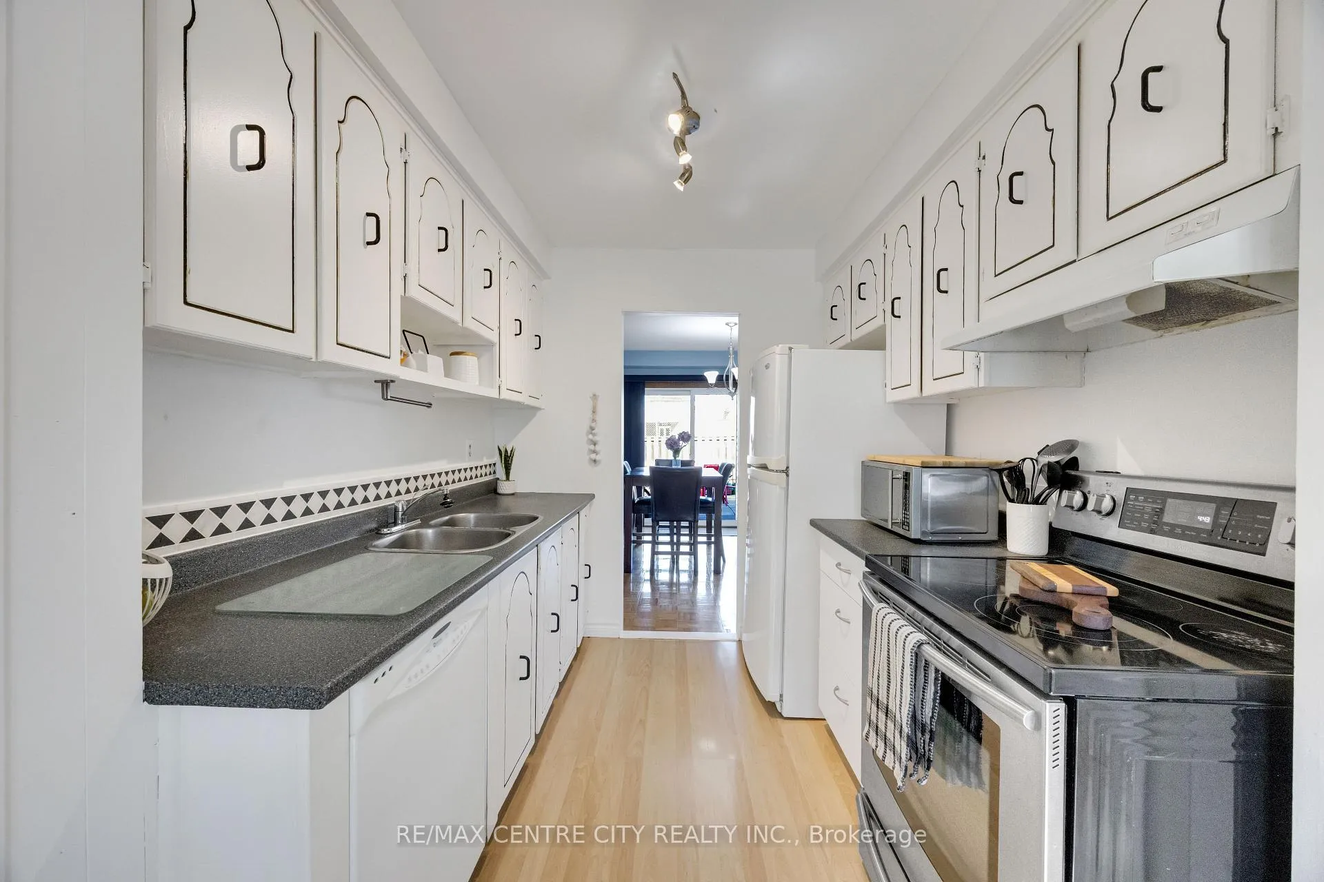 Photo 9 of Unit 18, 700 Osgood Drive, London, South Y — HOMEH