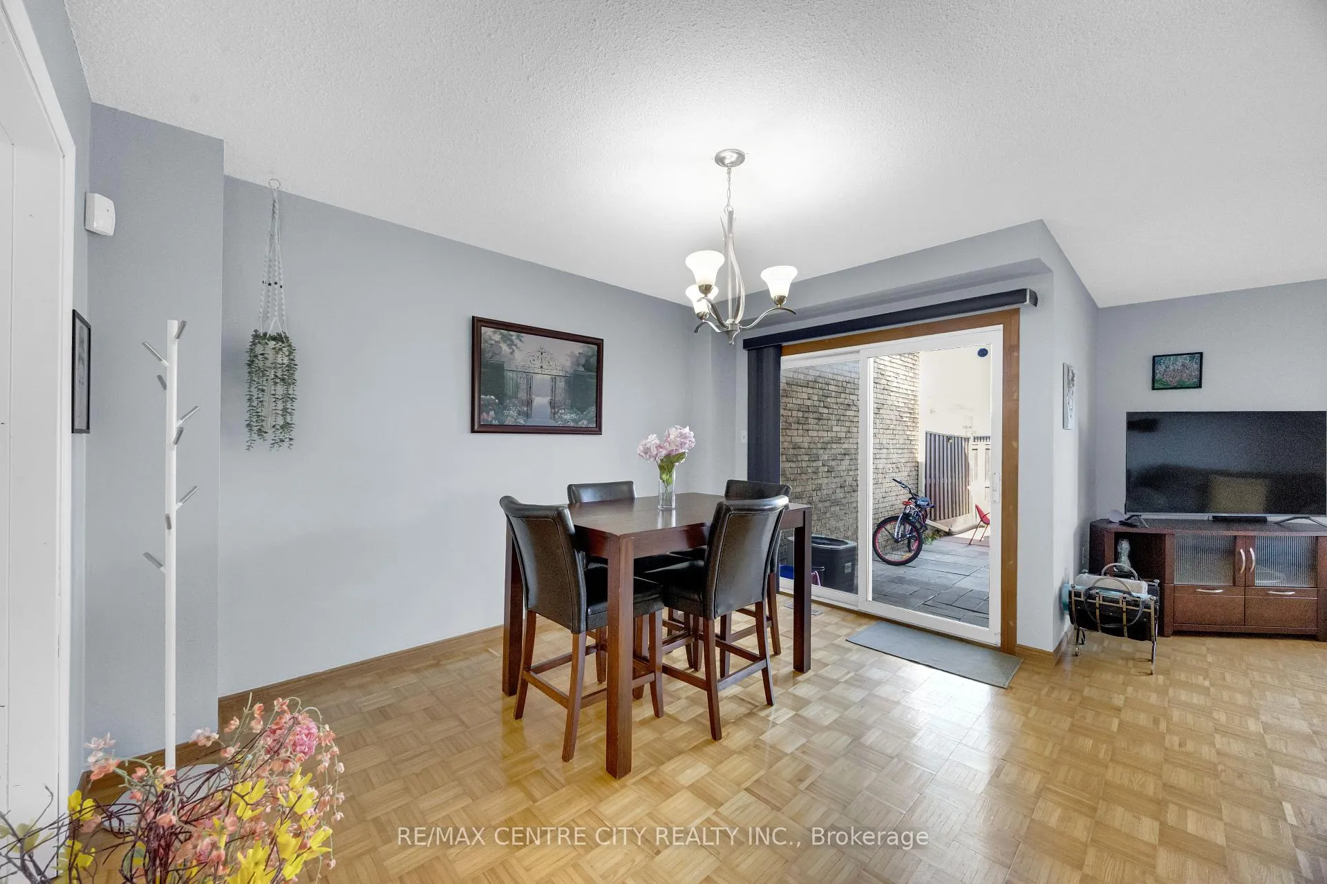 Photo 16 of Unit 18, 700 Osgood Drive, London, South Y — HOMEH