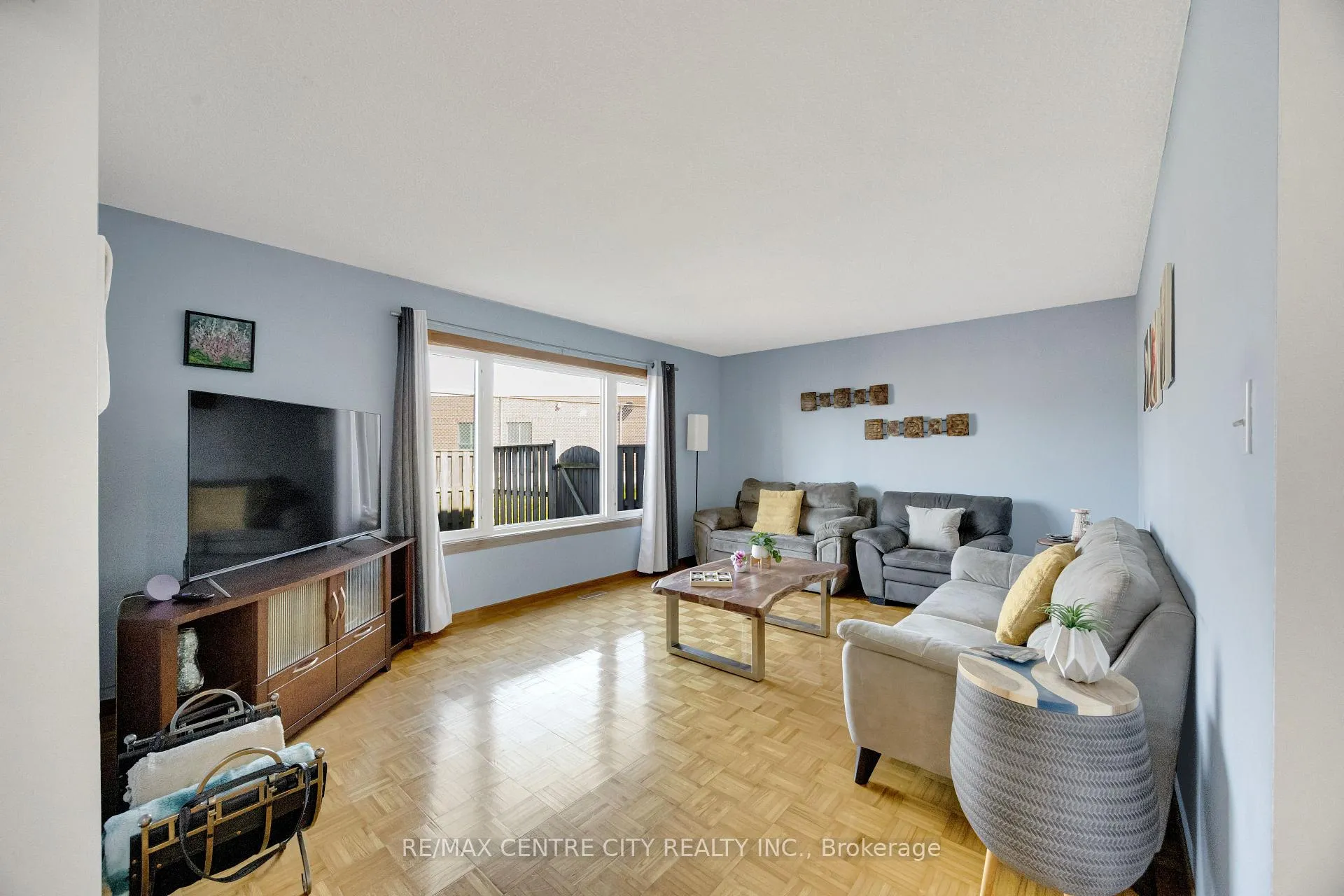 Photo 17 of Unit 18, 700 Osgood Drive, London, South Y — HOMEH