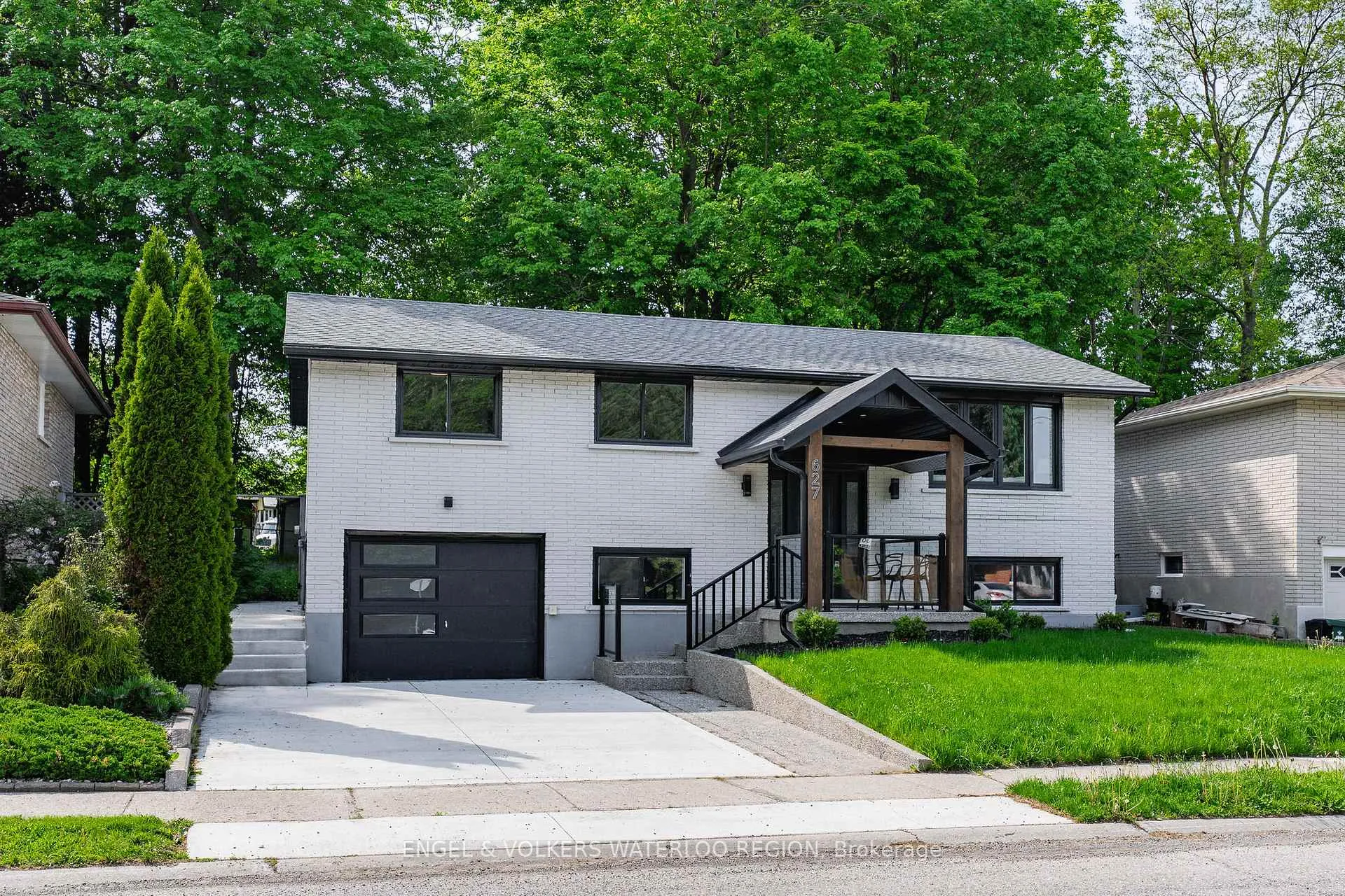 Front of 627 Glen Forrest Boulevard