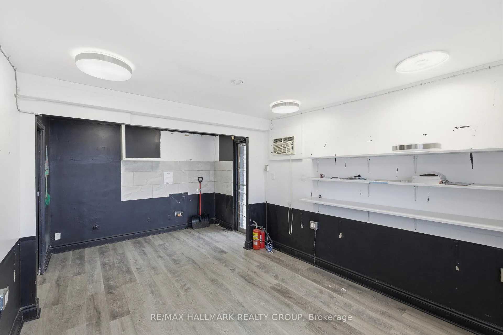 Photo 12 of 912 St Laurent Boulevard S, Ottawa, Overbrook/Castle Heights — HOMEH