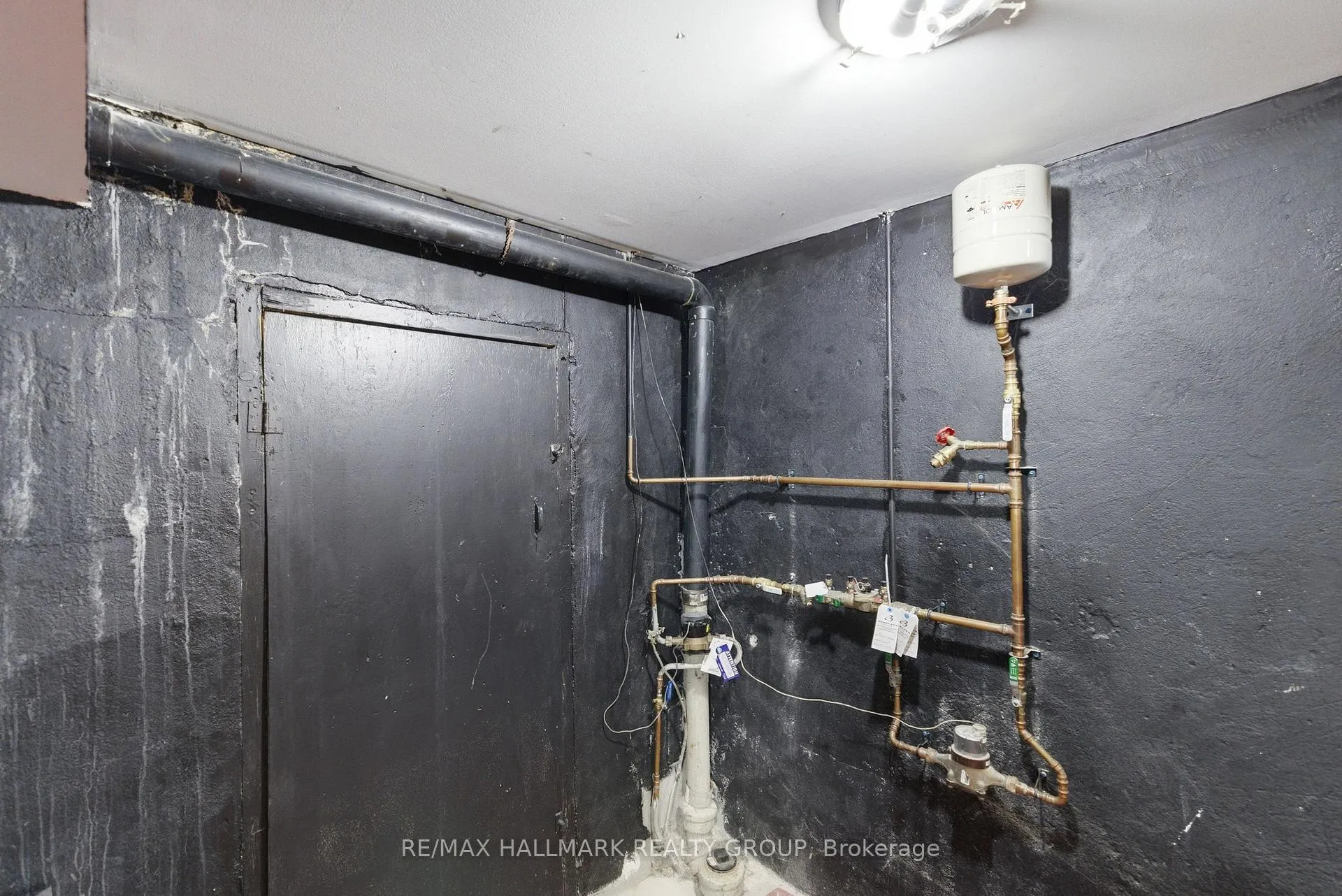 Photo 14 of 912 St Laurent Boulevard S, Ottawa, Overbrook/Castle Heights — HOMEH