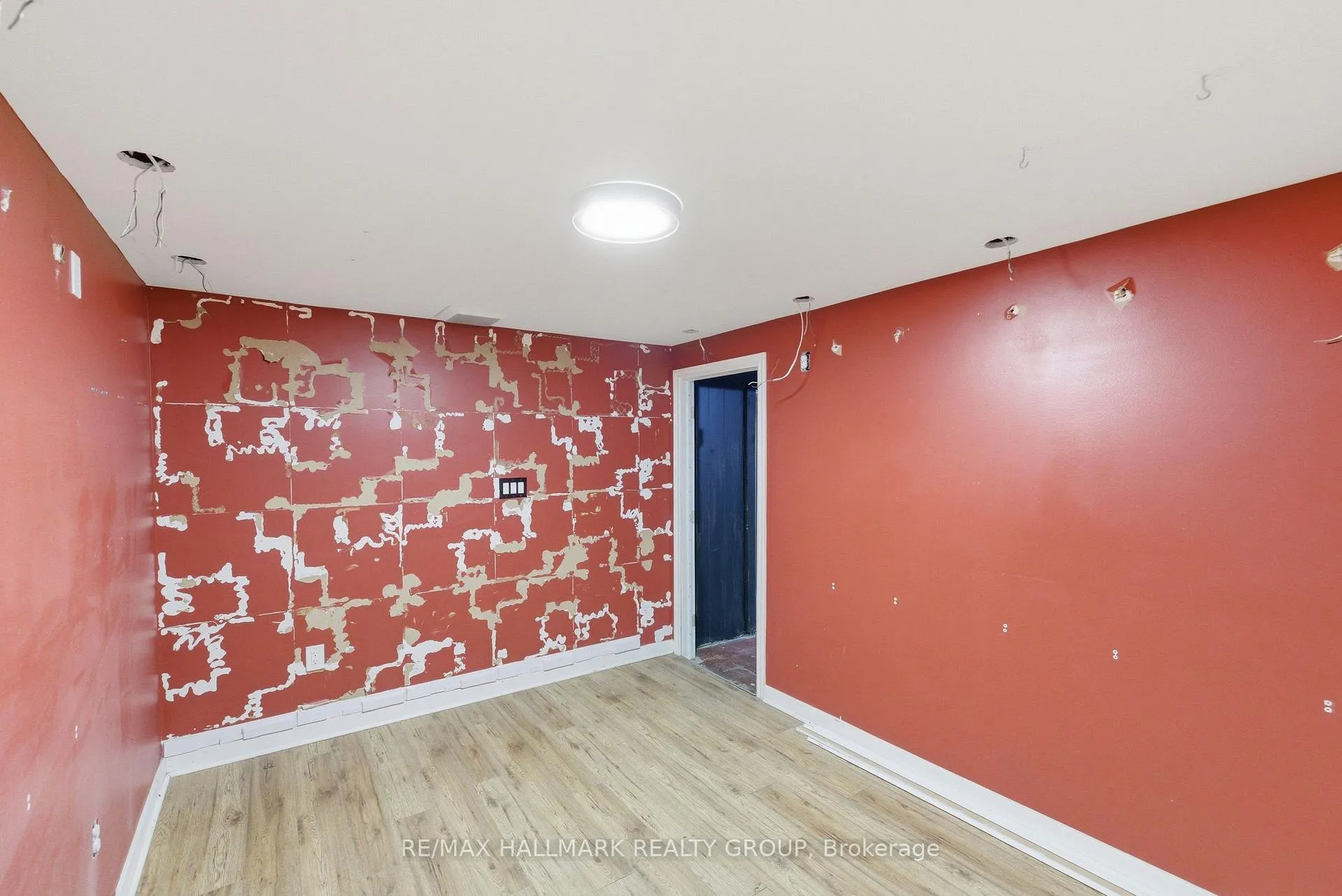 Photo 16 of 912 St Laurent Boulevard S, Ottawa, Overbrook/Castle Heights — HOMEH