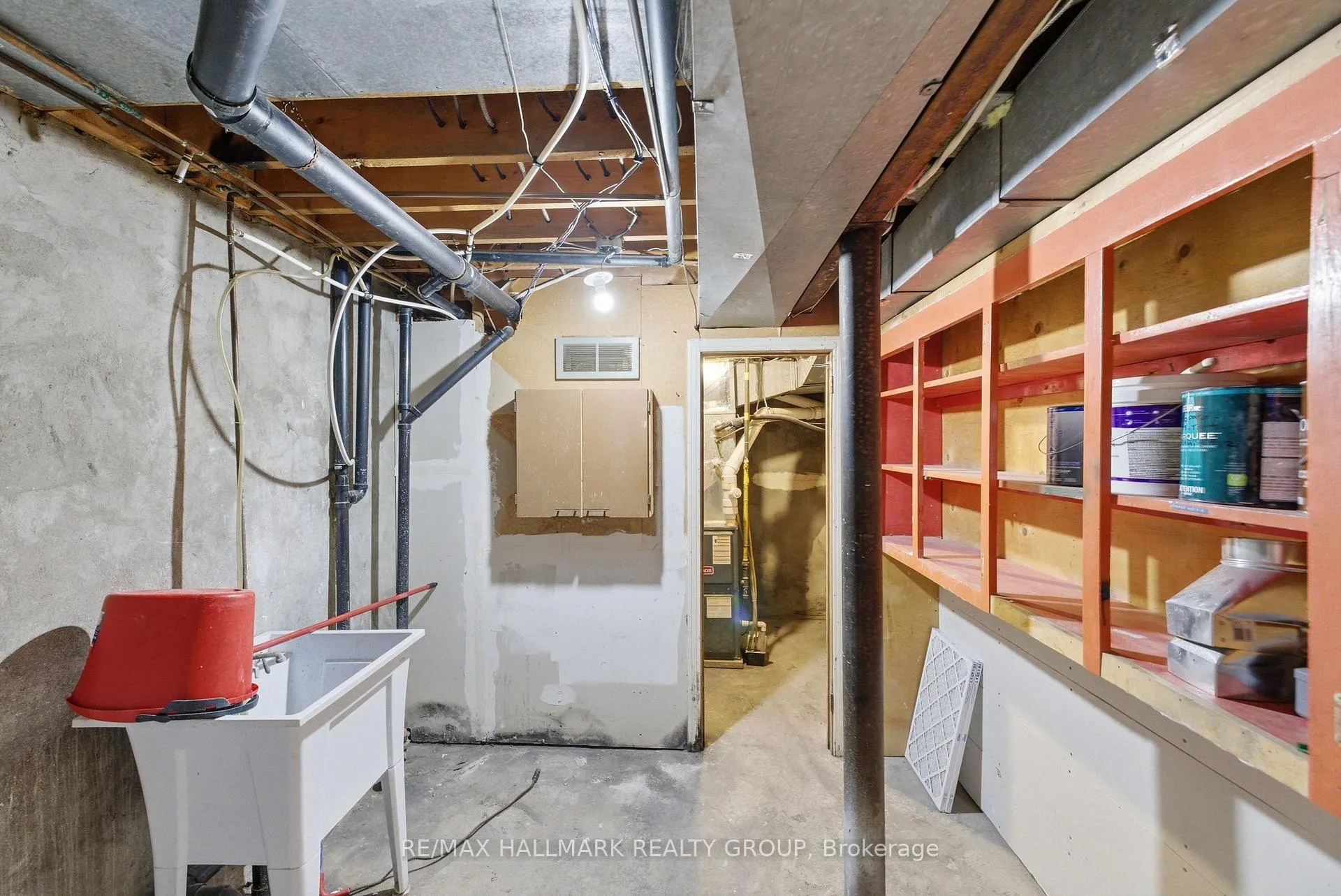 Photo 17 of 912 St Laurent Boulevard S, Ottawa, Overbrook/Castle Heights — HOMEH