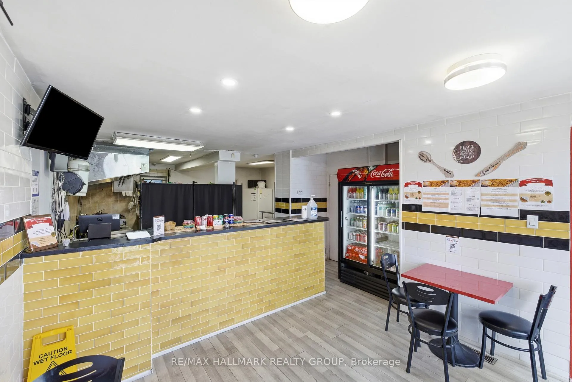 Photo 21 of 912 St Laurent Boulevard S, Ottawa, Overbrook/Castle Heights — HOMEH