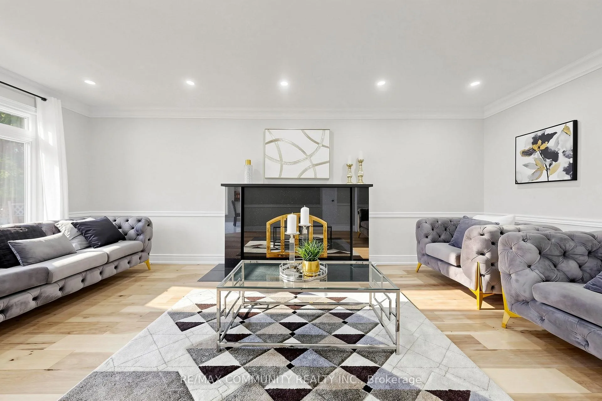 Photo 15 of 1002 Riverview Crescent, Pickering, Rougemount — HOMEH