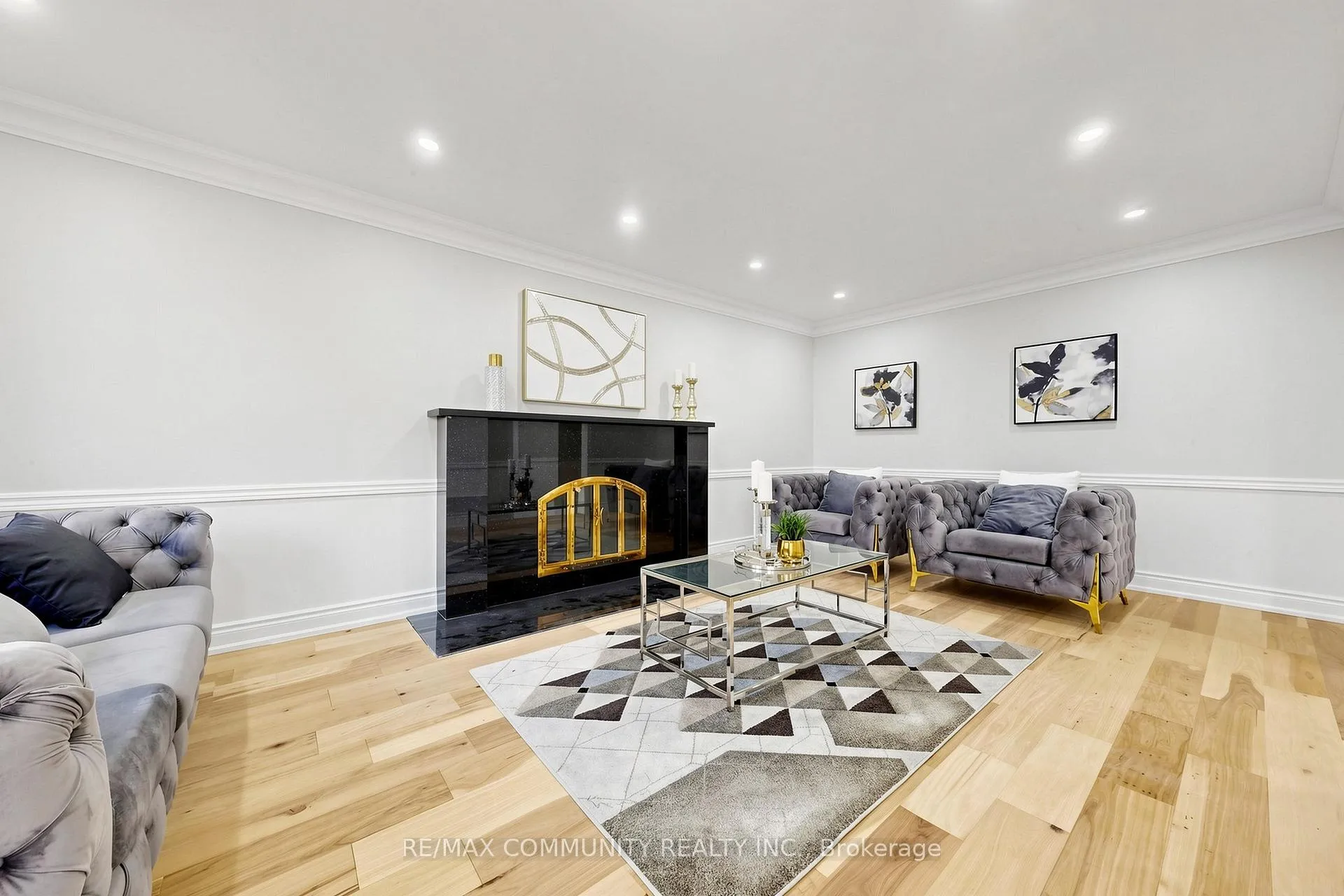 Photo 16 of 1002 Riverview Crescent, Pickering, Rougemount — HOMEH