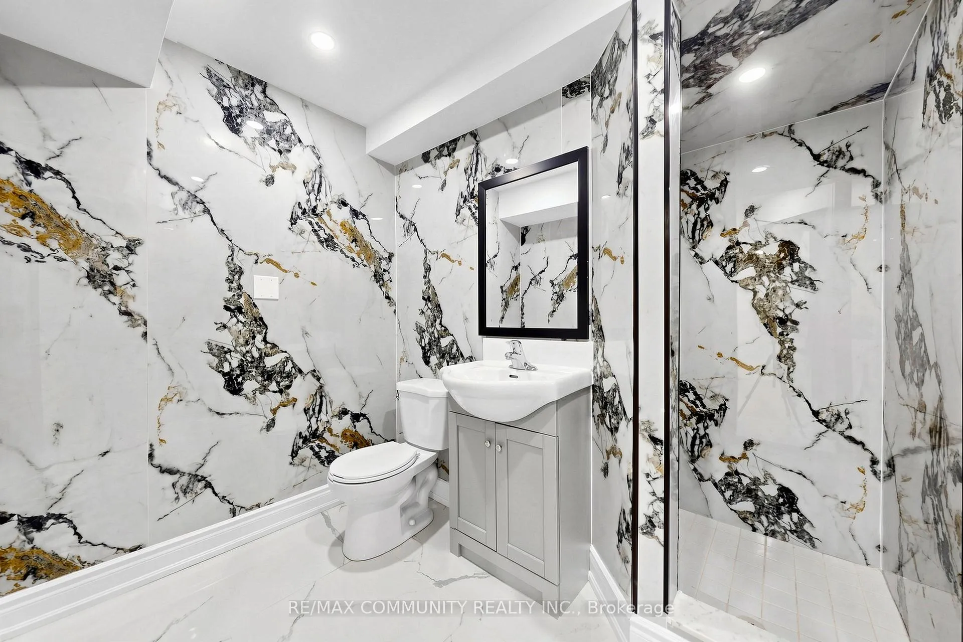 Photo 45 of 1002 Riverview Crescent, Pickering, Rougemount — HOMEH