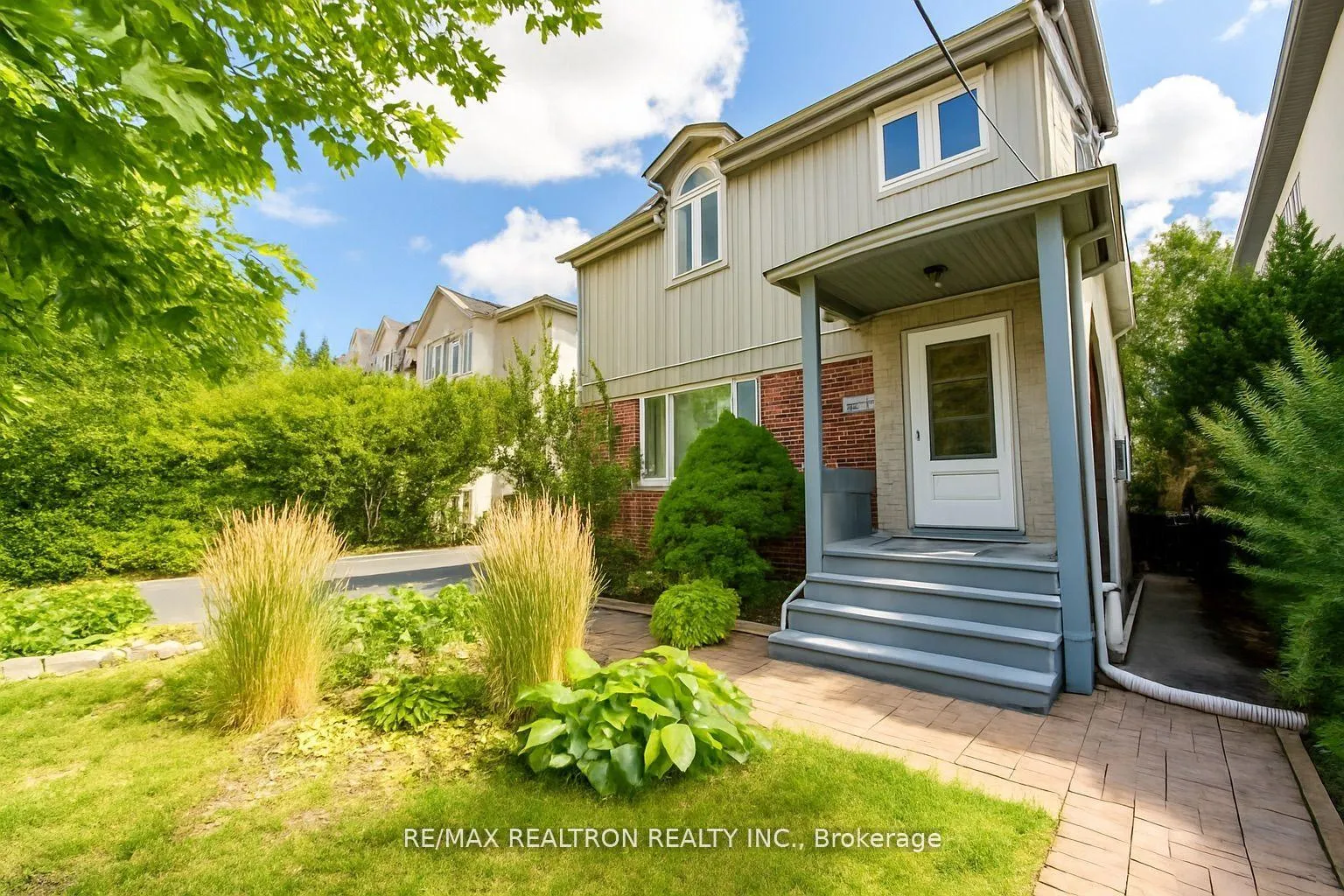 Photo 2 of 663 Woburn Avenue, Toronto, Bedford Park-Nortown — HOMEH