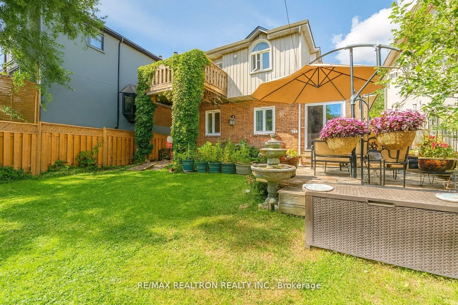 Photo 4 of 663 Woburn Avenue, Toronto, Bedford Park-Nortown — HOMEH