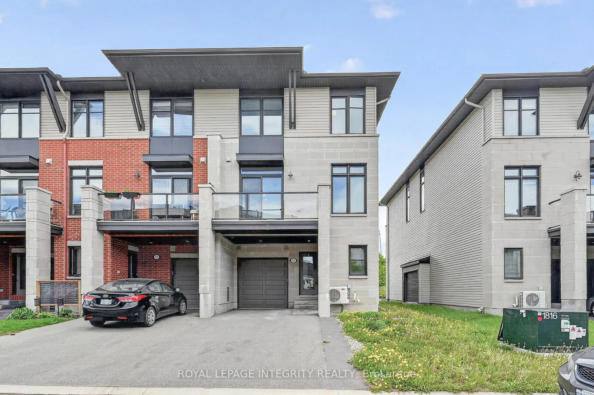 Photo 3 of 520 Stadacone Row, Ottawa, Camelot — HOMEH