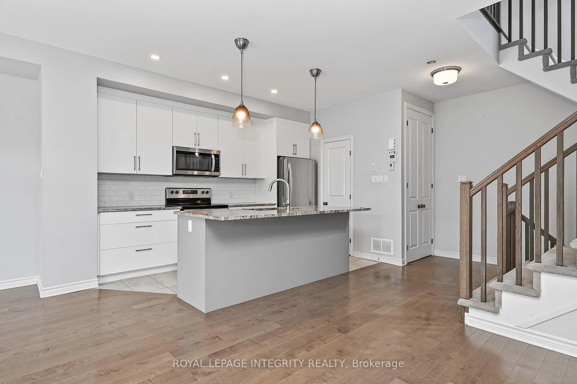 Photo 8 of 520 Stadacone Row, Ottawa, Camelot — HOMEH