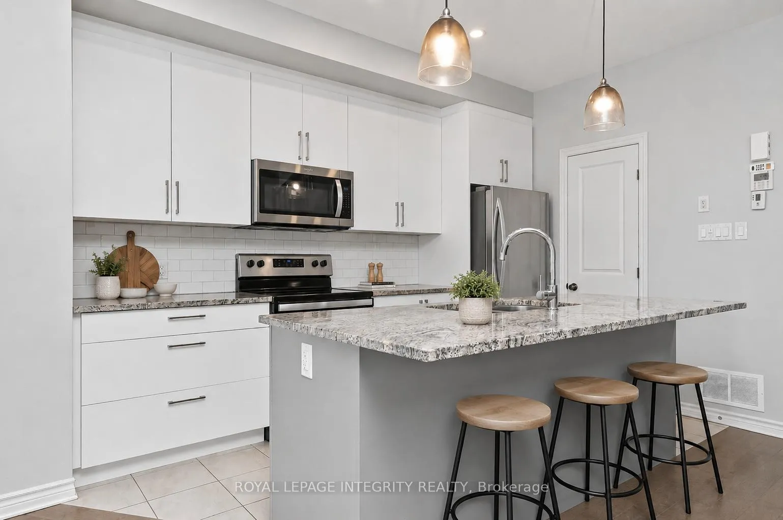 Photo 9 of 520 Stadacone Row, Ottawa, Camelot — HOMEH