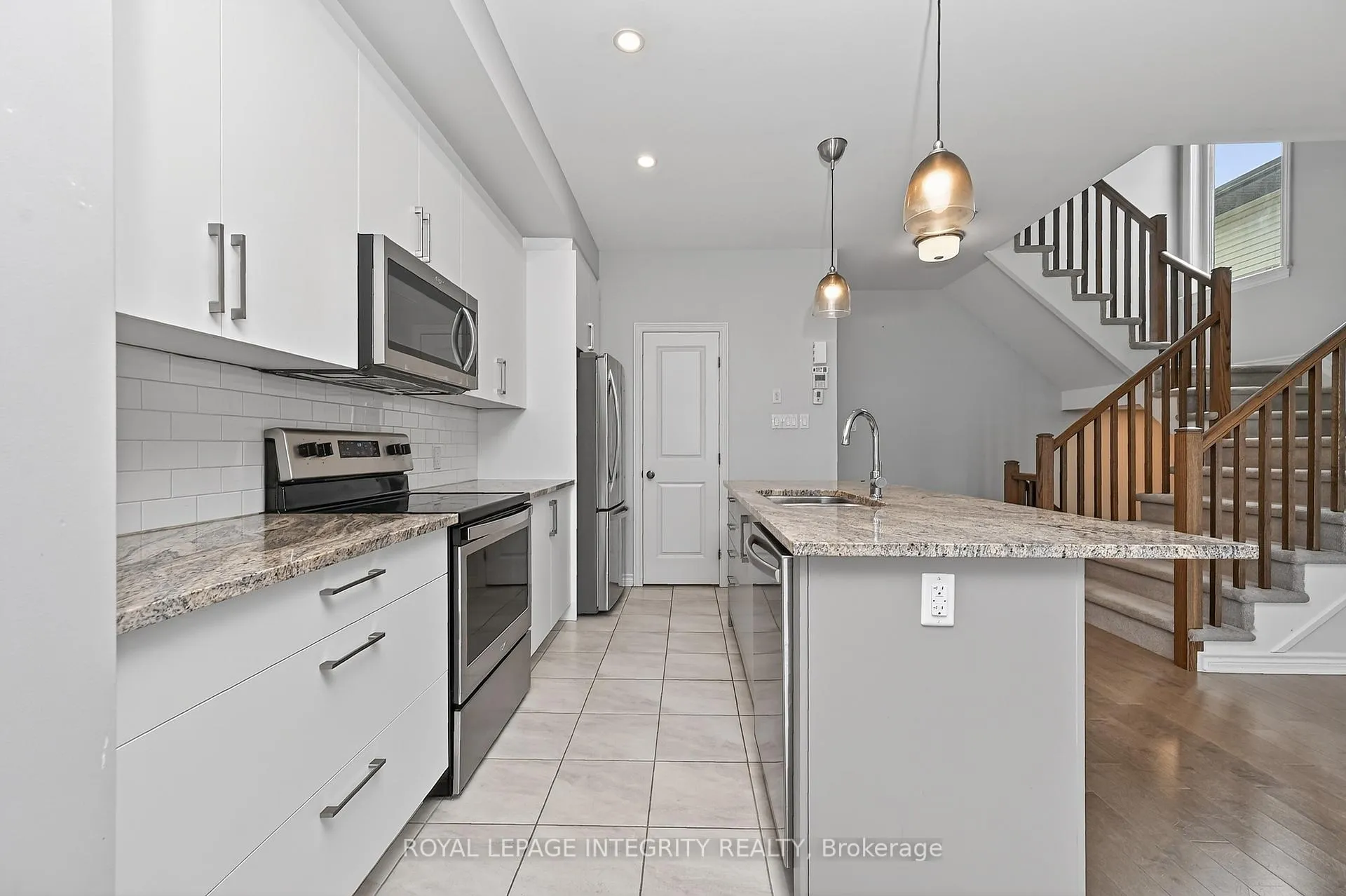 Photo 10 of 520 Stadacone Row, Ottawa, Camelot — HOMEH