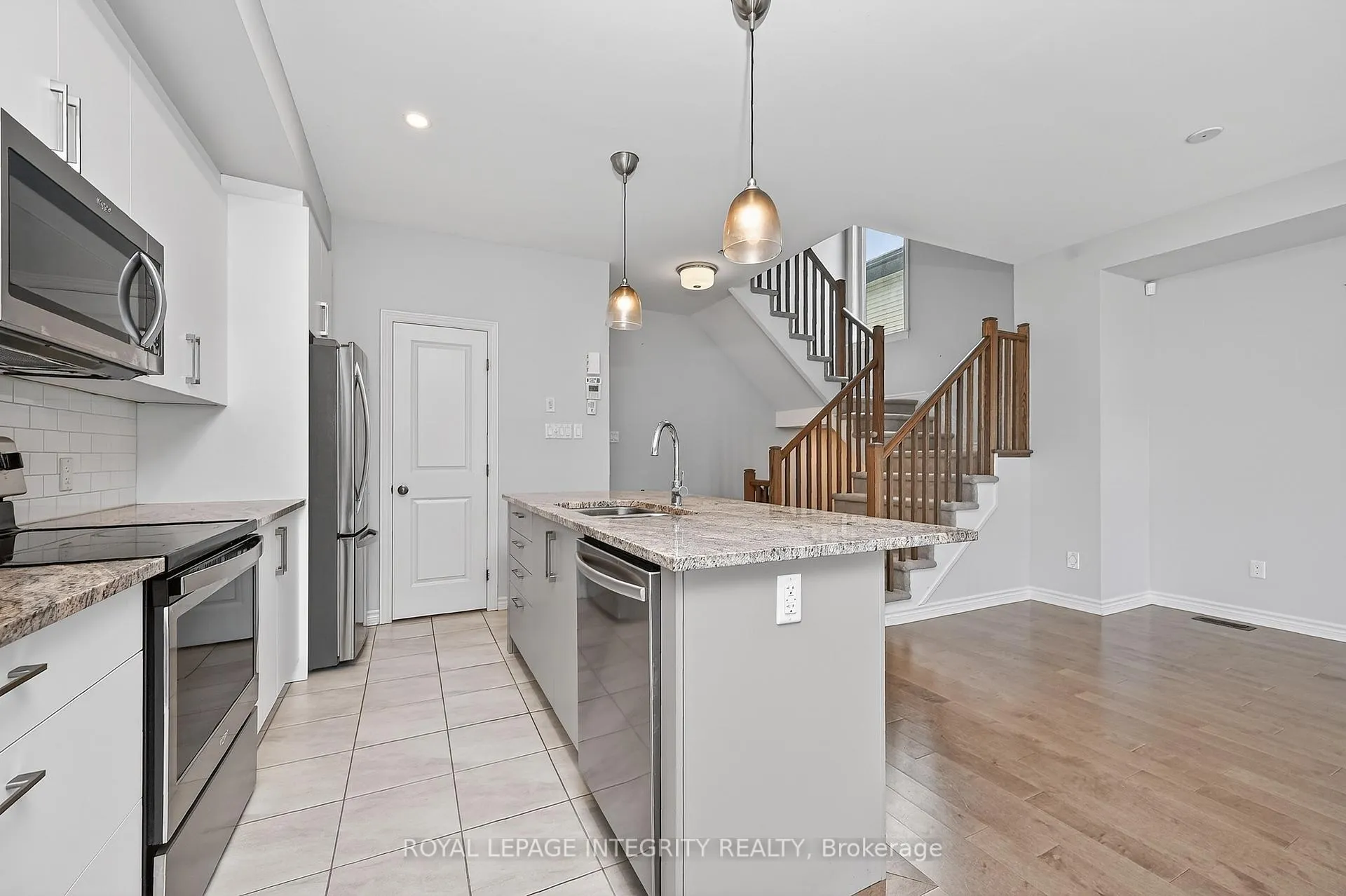 Photo 12 of 520 Stadacone Row, Ottawa, Camelot — HOMEH
