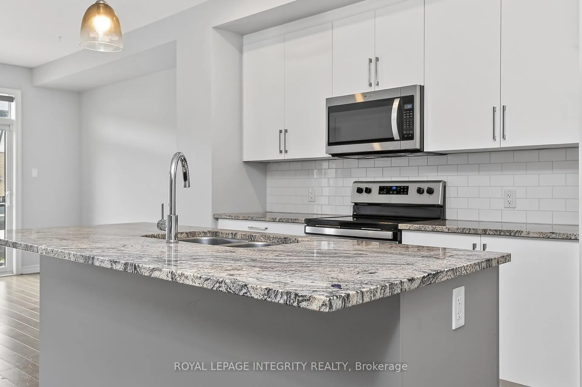 Photo 14 of 520 Stadacone Row, Ottawa, Camelot — HOMEH