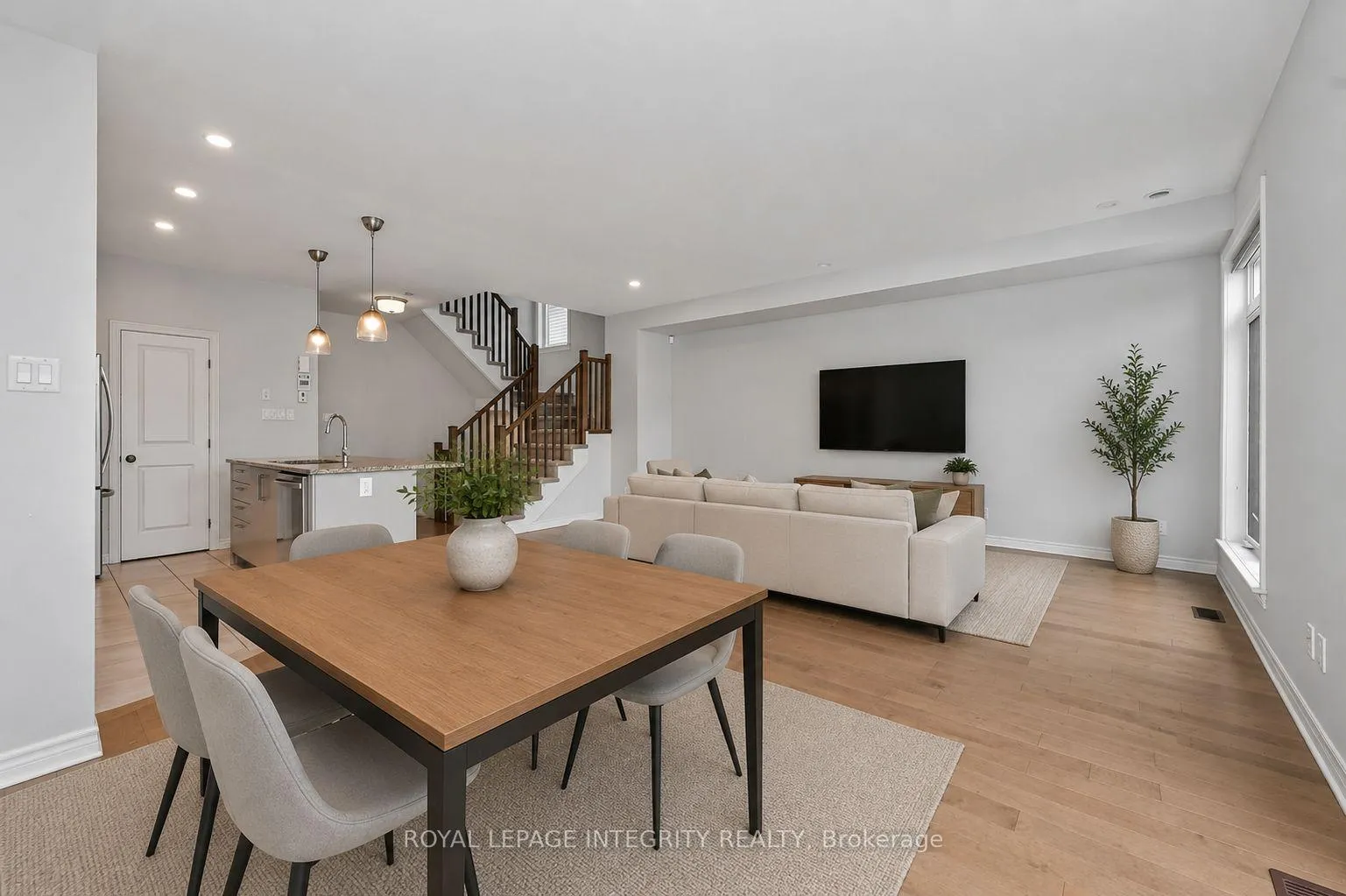 Photo 20 of 520 Stadacone Row, Ottawa, Camelot — HOMEH
