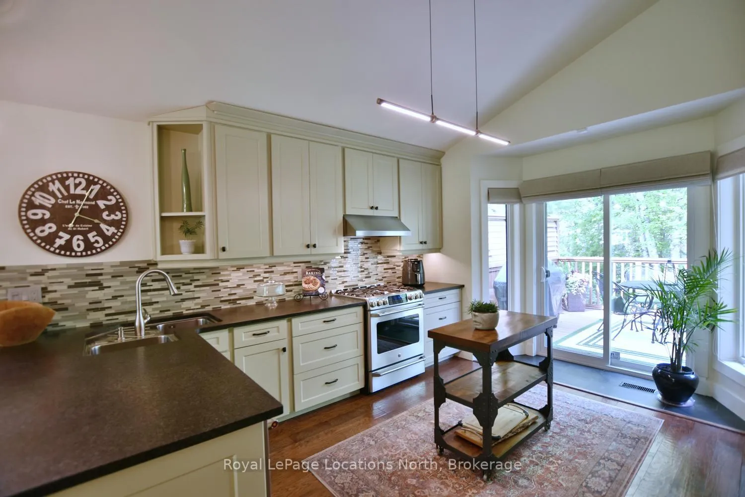 Photo 16 of 8 Hickory Street, Collingwood — HOMEH