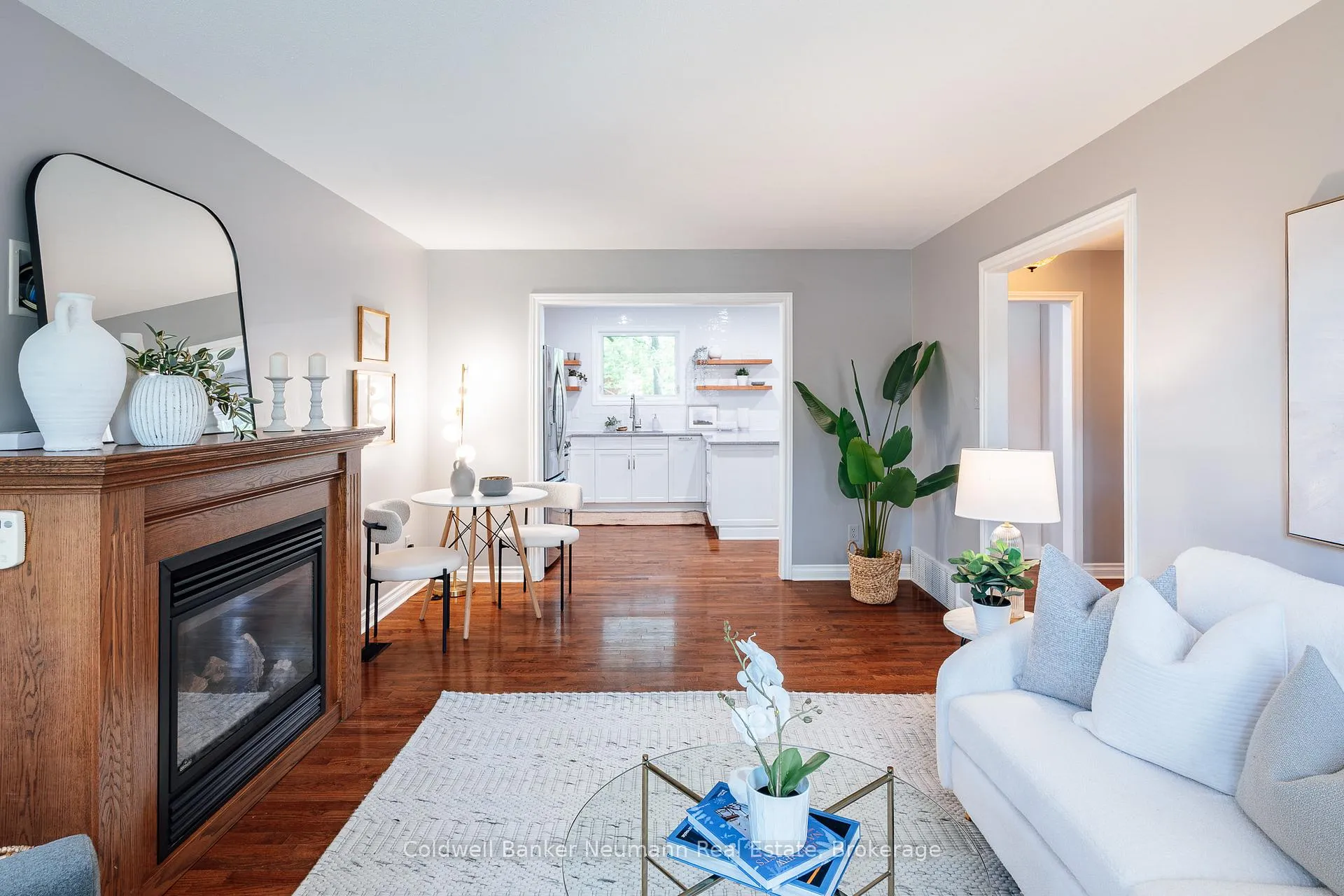 Photo 11 of 16 Suzanna Drive, Guelph, Willow West/Sugarbush/West Acres — HOMEH