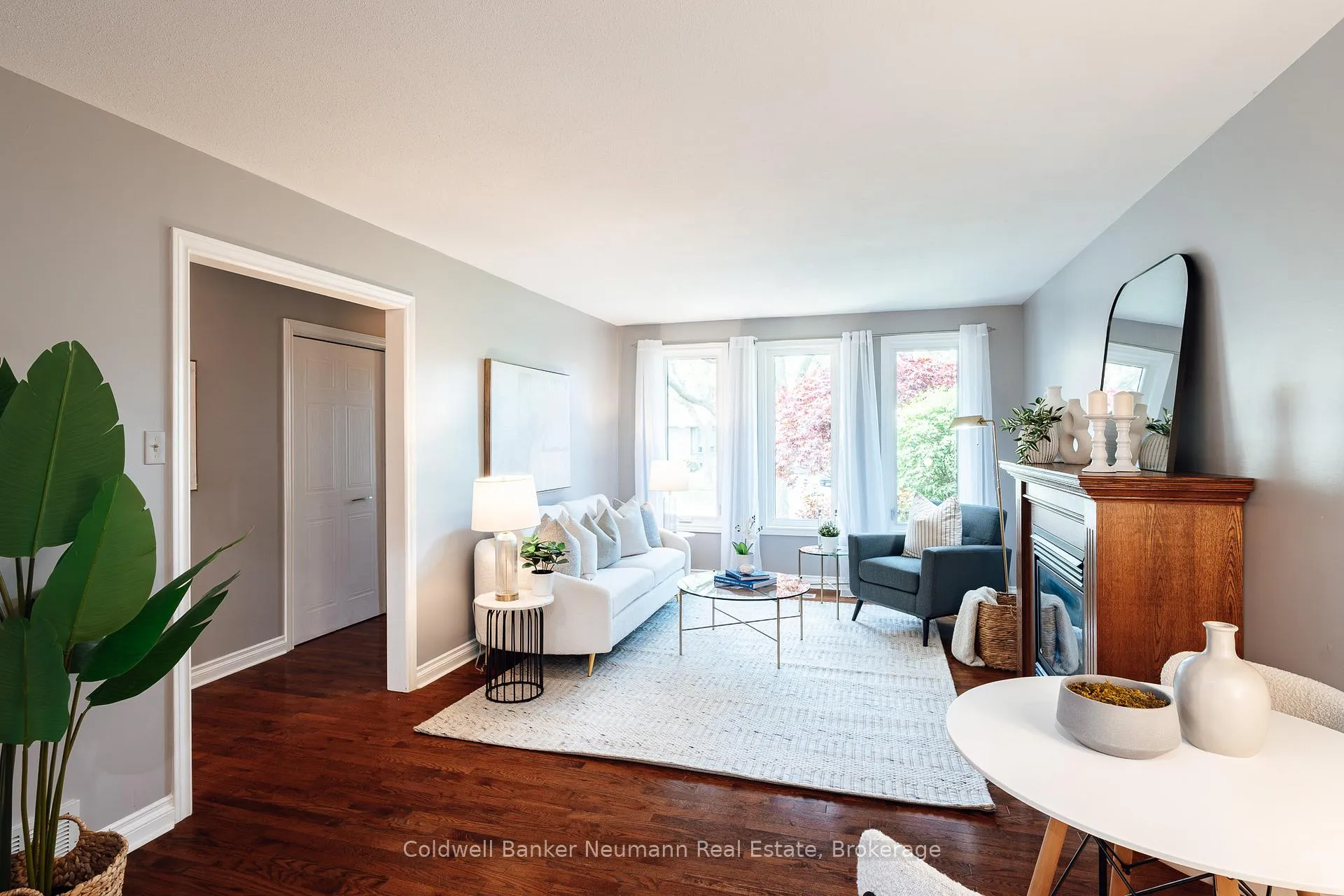 Photo 13 of 16 Suzanna Drive, Guelph, Willow West/Sugarbush/West Acres — HOMEH