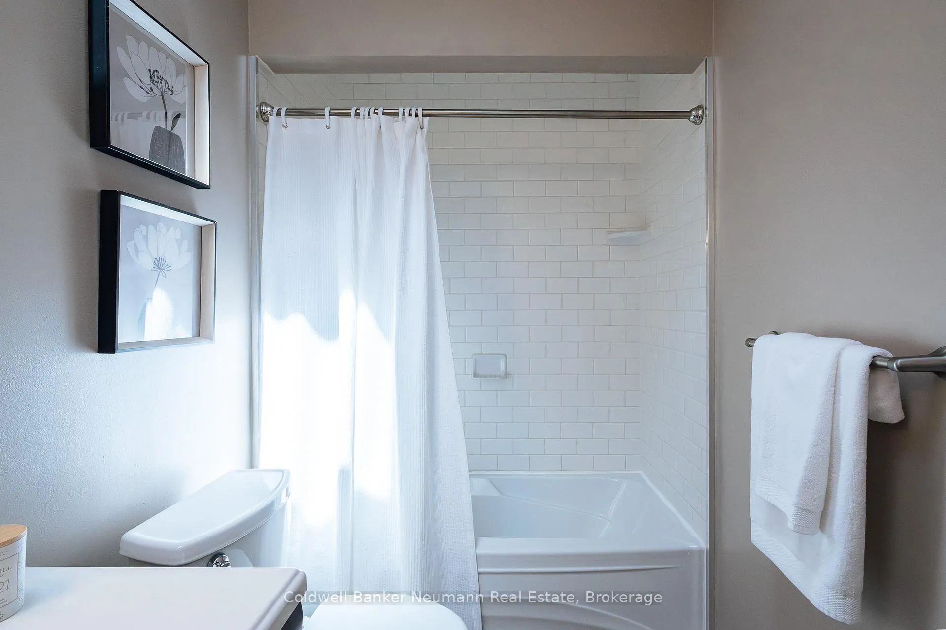 Photo 22 of 16 Suzanna Drive, Guelph, Willow West/Sugarbush/West Acres — HOMEH