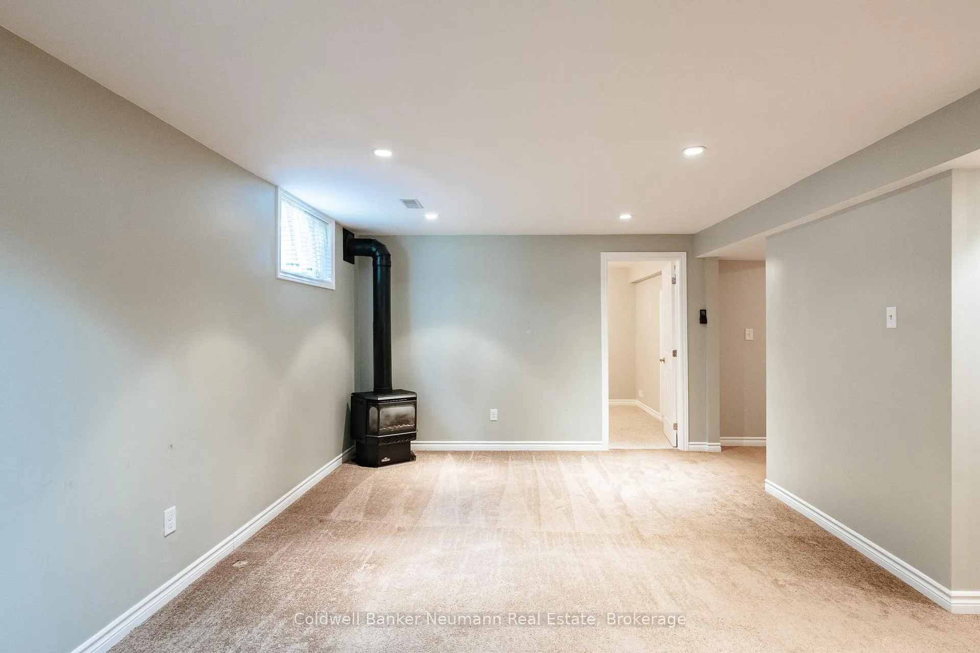 Photo 32 of 16 Suzanna Drive, Guelph, Willow West/Sugarbush/West Acres — HOMEH