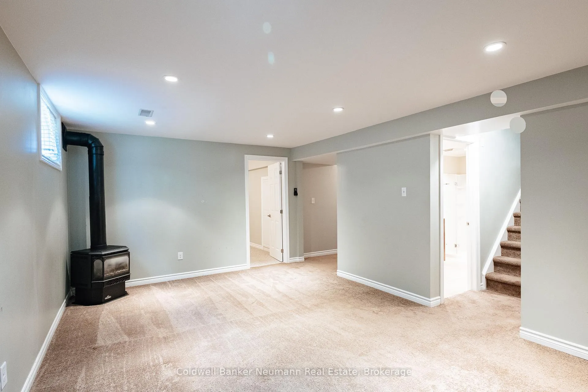 Photo 33 of 16 Suzanna Drive, Guelph, Willow West/Sugarbush/West Acres — HOMEH