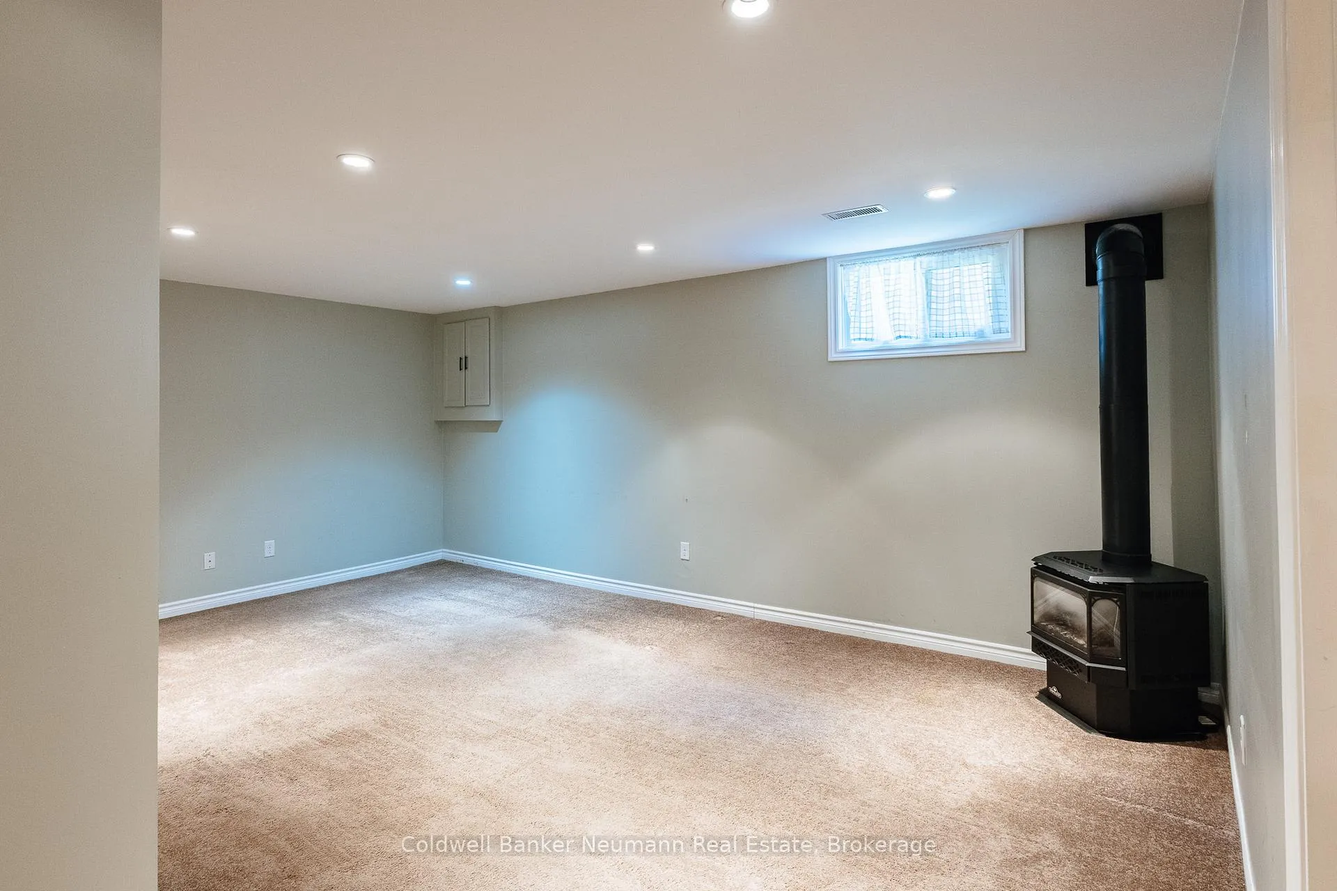 Photo 34 of 16 Suzanna Drive, Guelph, Willow West/Sugarbush/West Acres — HOMEH