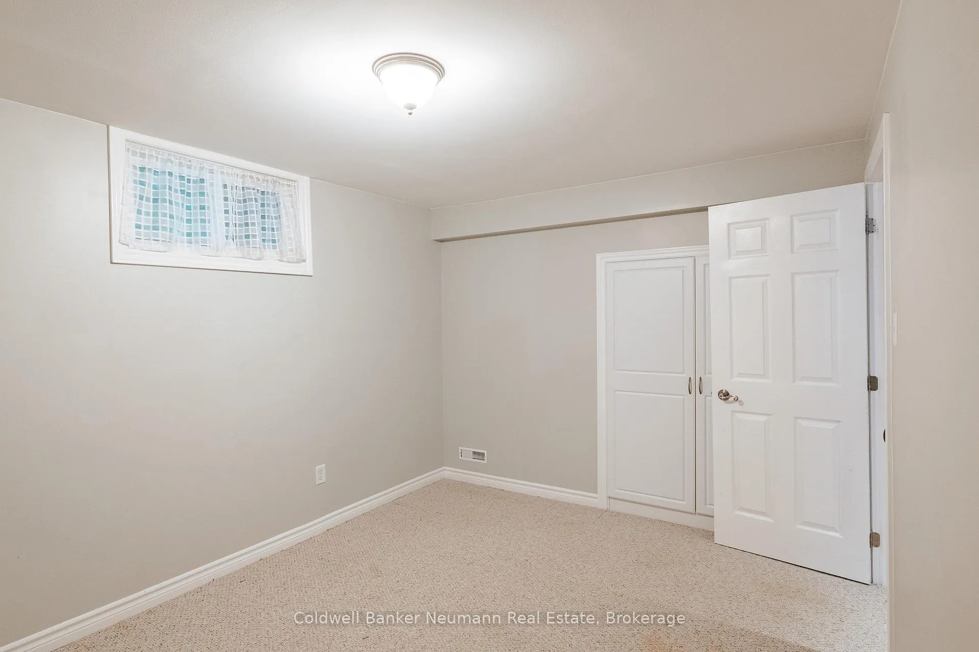 Photo 37 of 16 Suzanna Drive, Guelph, Willow West/Sugarbush/West Acres — HOMEH