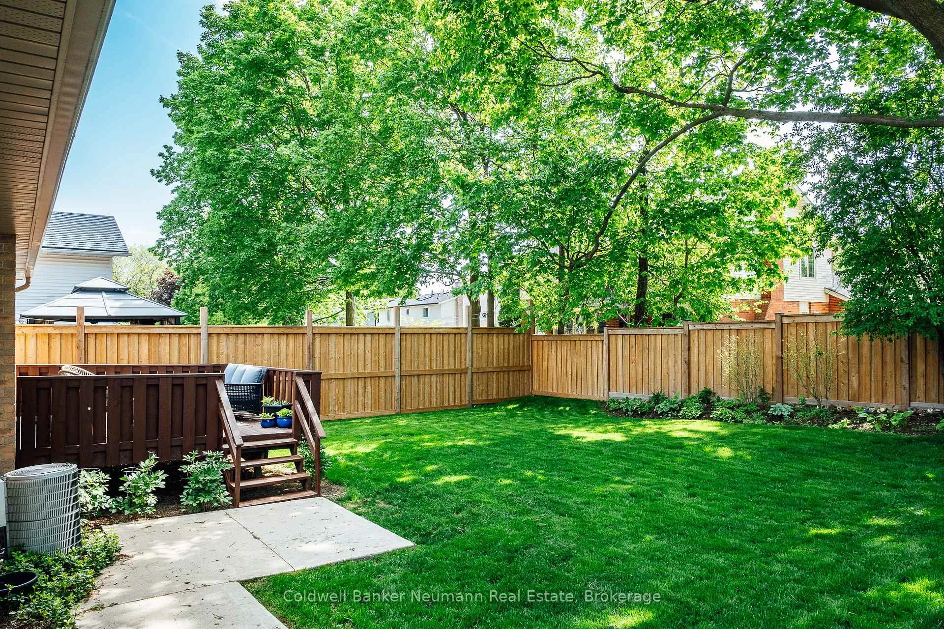 Photo 39 of 16 Suzanna Drive, Guelph, Willow West/Sugarbush/West Acres — HOMEH