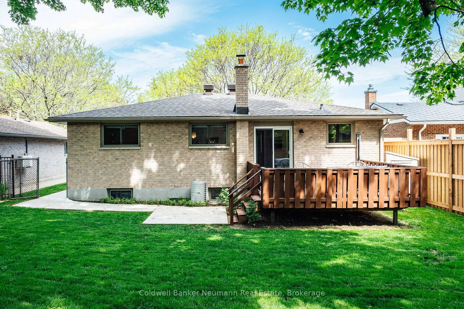 Photo 40 of 16 Suzanna Drive, Guelph, Willow West/Sugarbush/West Acres — HOMEH