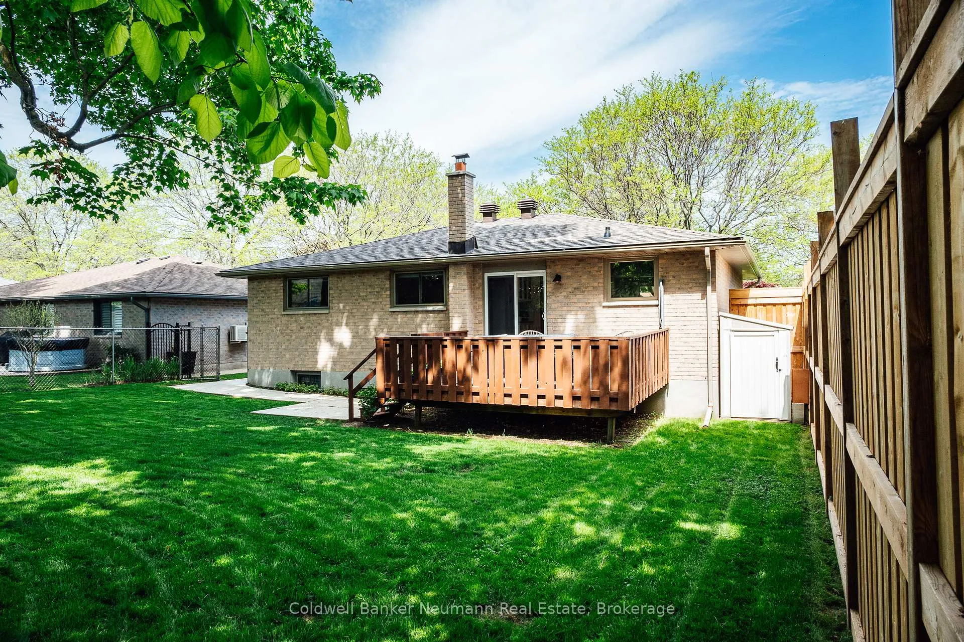 Photo 42 of 16 Suzanna Drive, Guelph, Willow West/Sugarbush/West Acres — HOMEH