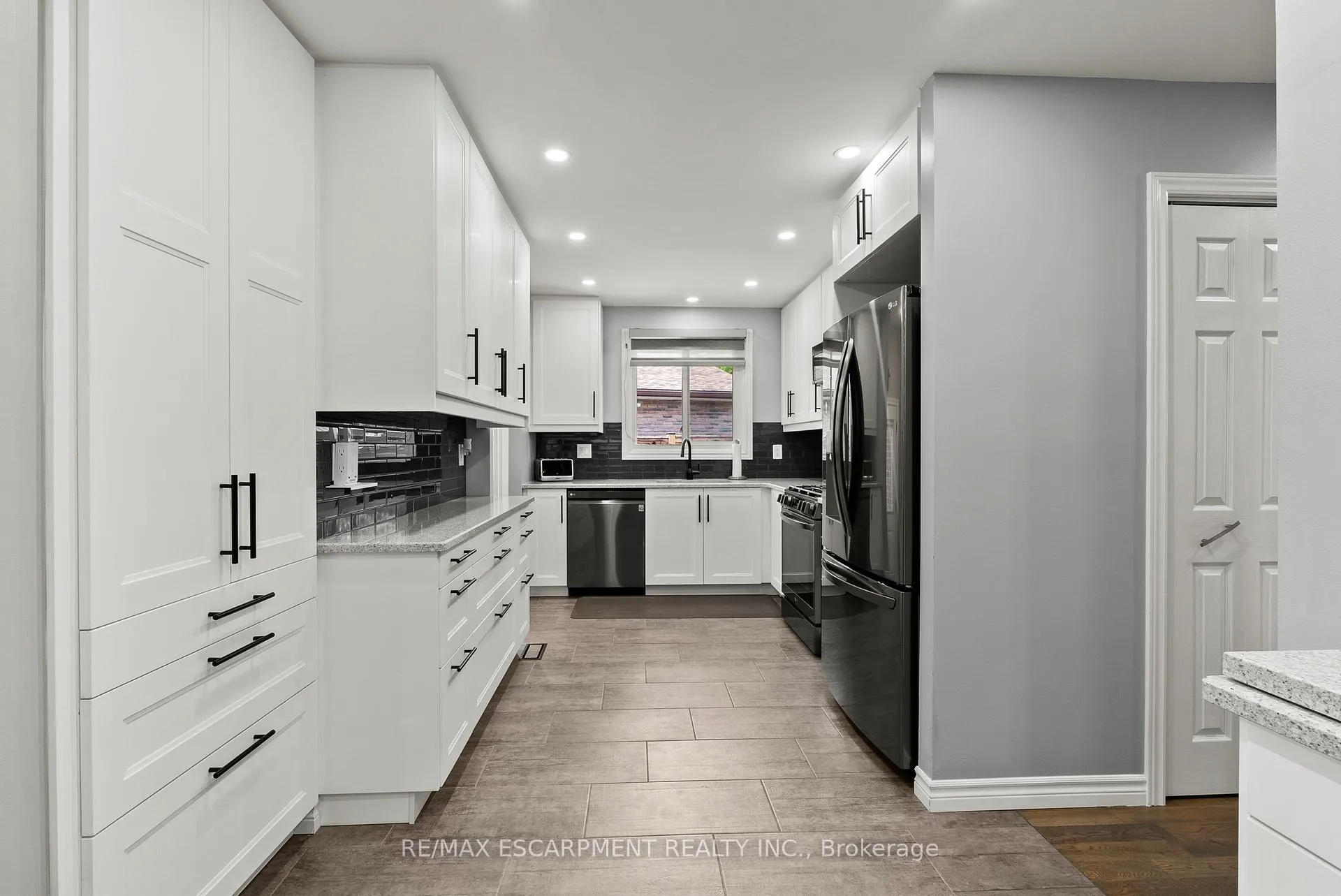 Photo 12 of 104 Fiona Crescent, Hamilton, Gourley — HOMEH