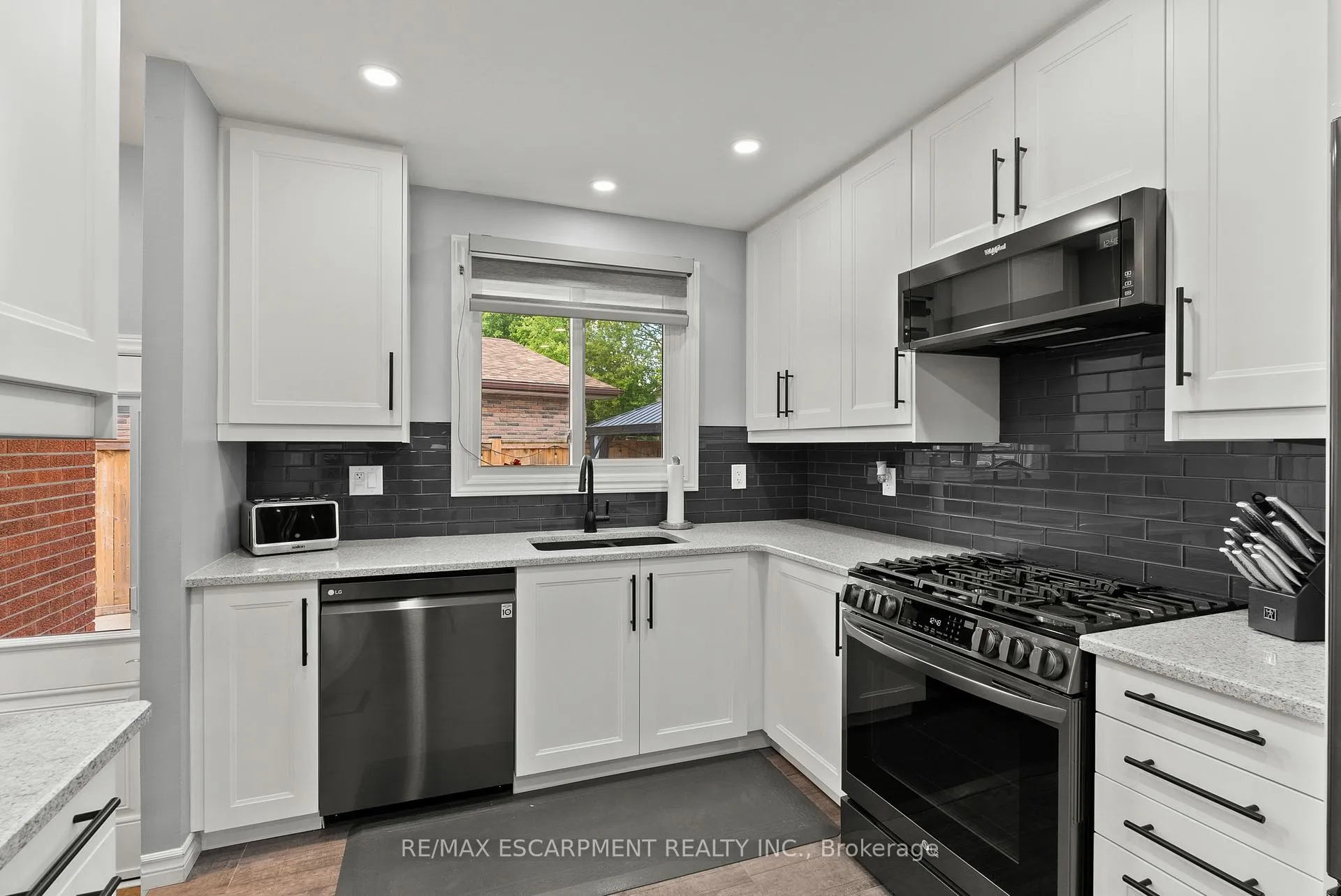 Photo 13 of 104 Fiona Crescent, Hamilton, Gourley — HOMEH