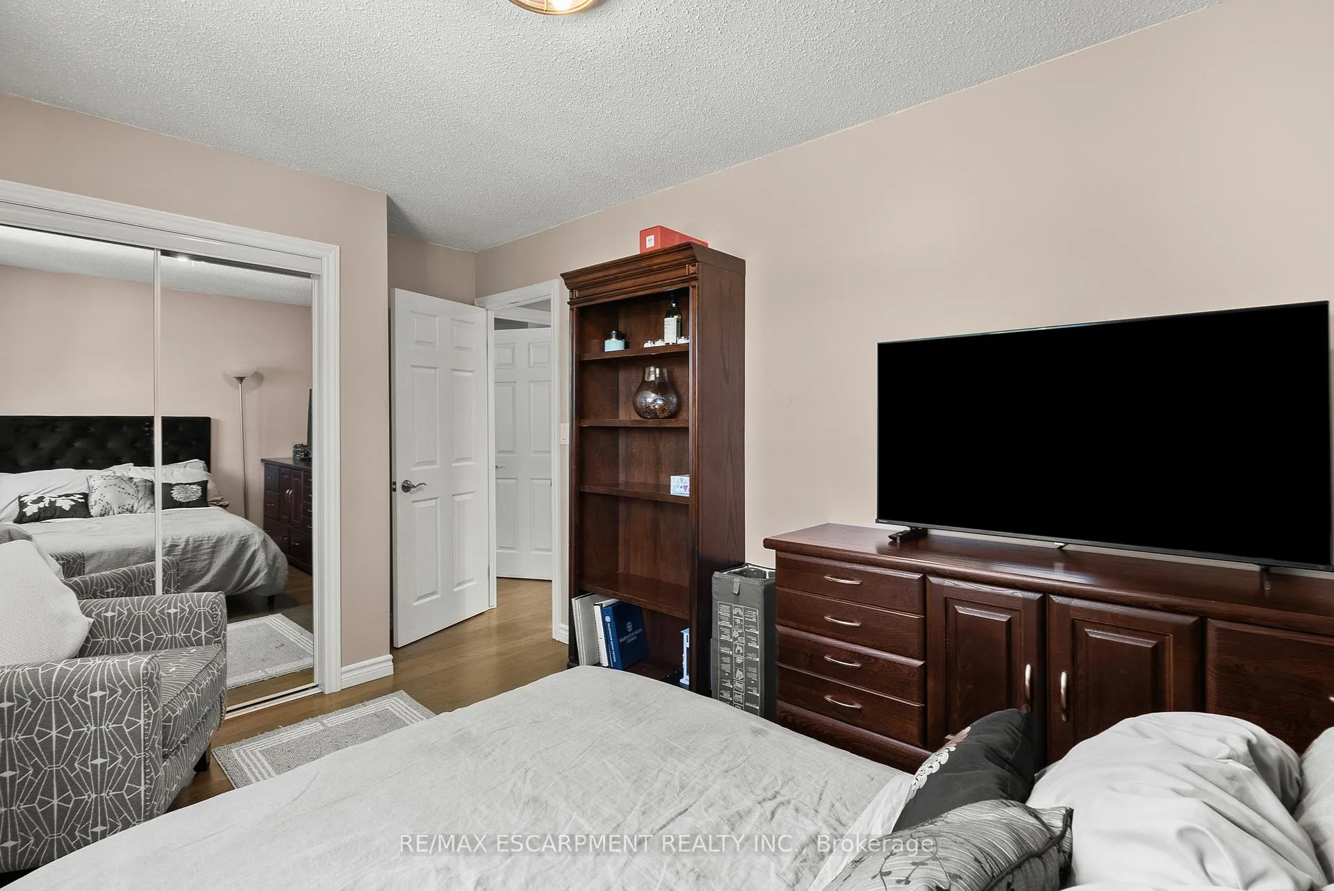 Photo 18 of 104 Fiona Crescent, Hamilton, Gourley — HOMEH