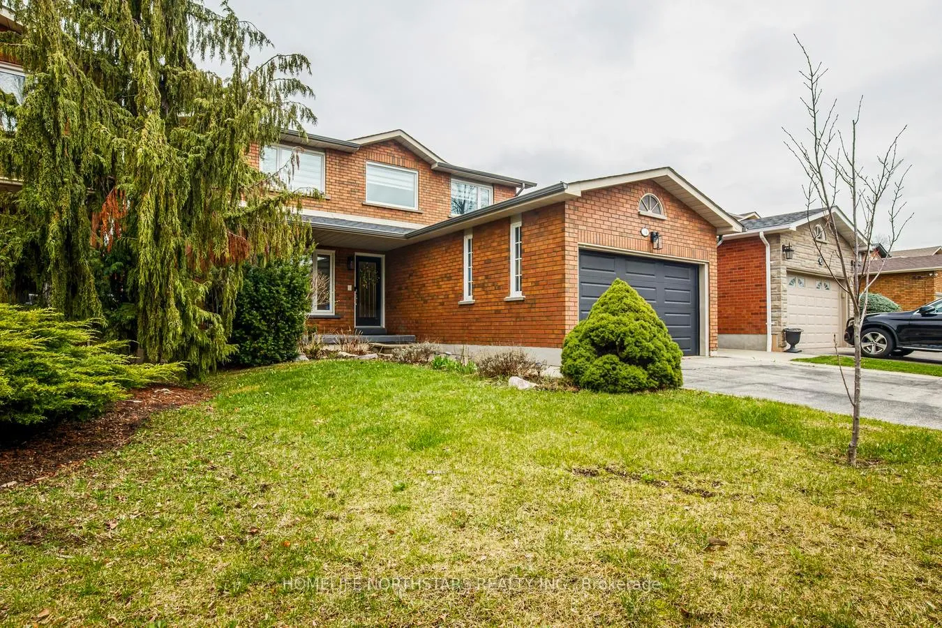 Photo 3 of 34 Nestor Crescent, Vaughan, East Woodbridge — HOMEH