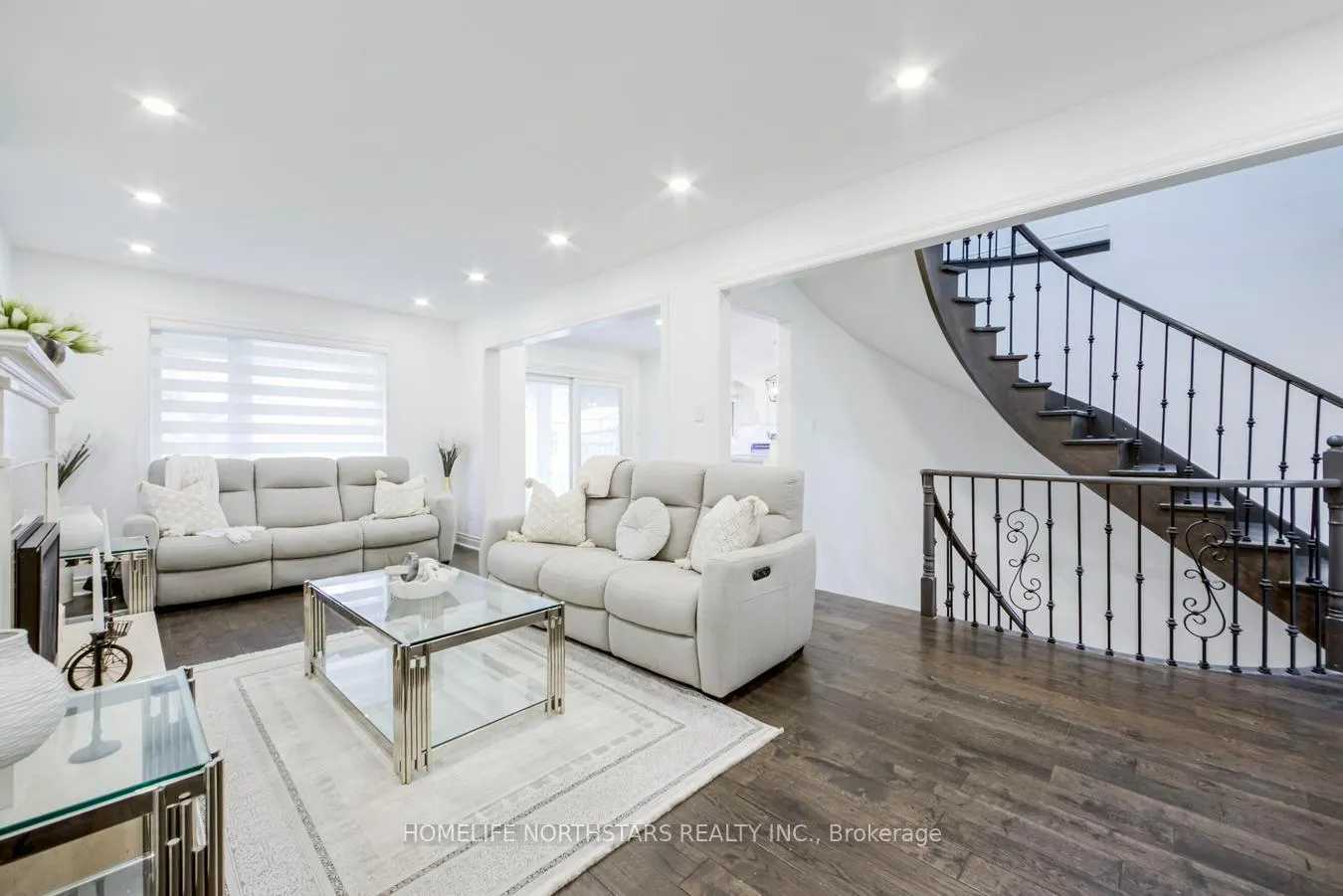 Photo 8 of 34 Nestor Crescent, Vaughan, East Woodbridge — HOMEH
