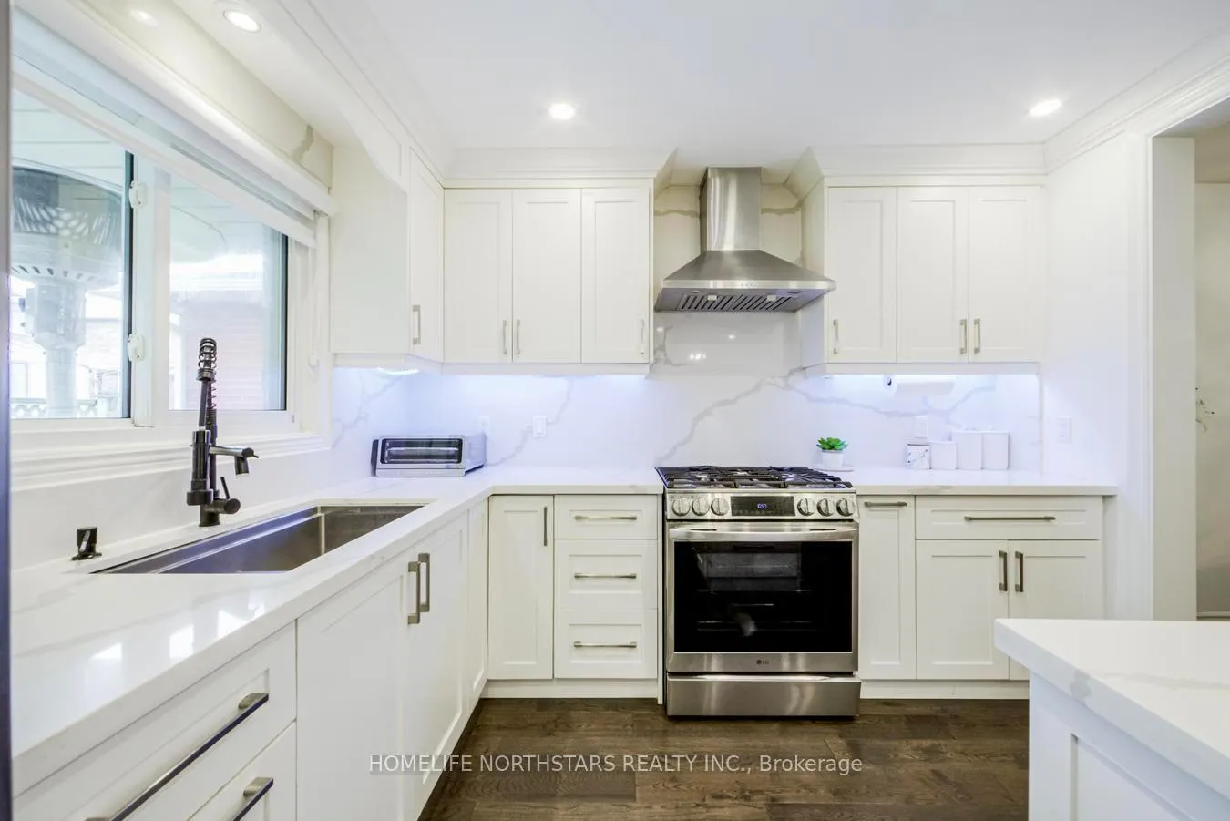 Photo 16 of 34 Nestor Crescent, Vaughan, East Woodbridge — HOMEH