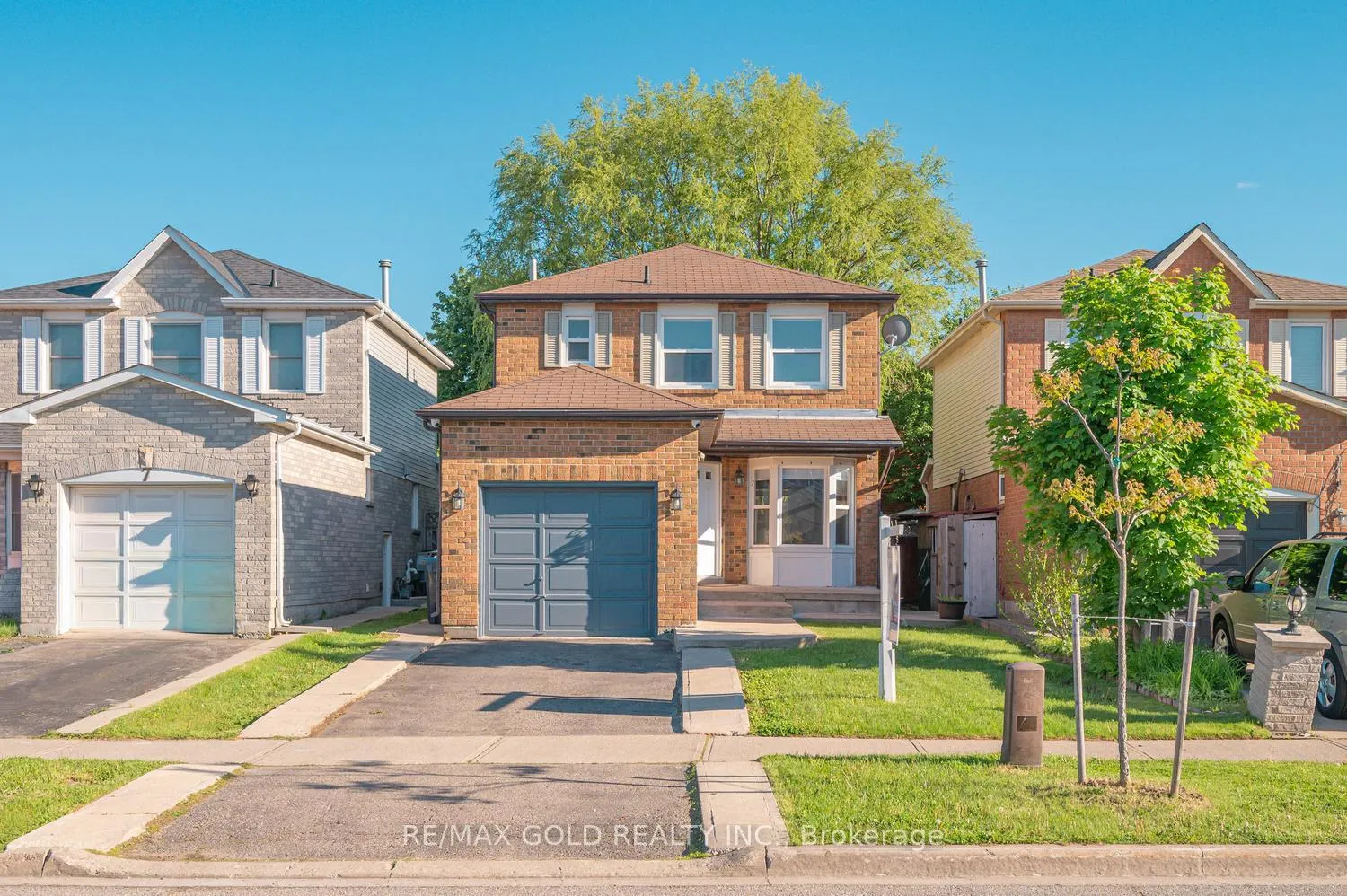 Photo 2 of 5 Ravenswood Drive, Brampton, Fletcher's Creek South — HOMEH