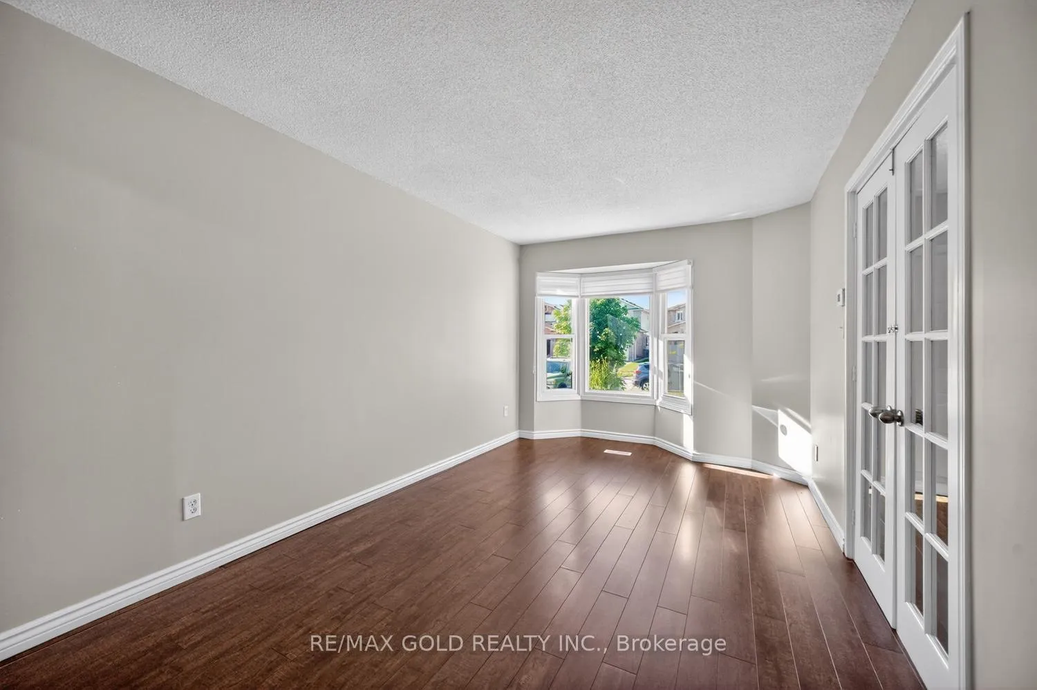 Photo 9 of 5 Ravenswood Drive, Brampton, Fletcher's Creek South — HOMEH