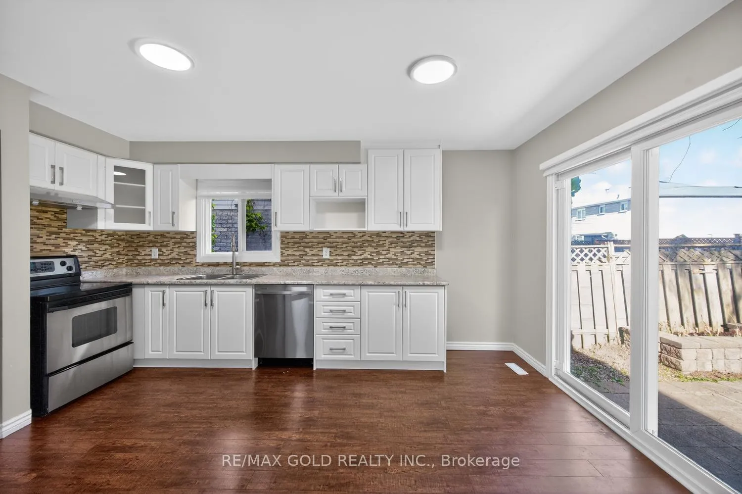 Photo 14 of 5 Ravenswood Drive, Brampton, Fletcher's Creek South — HOMEH