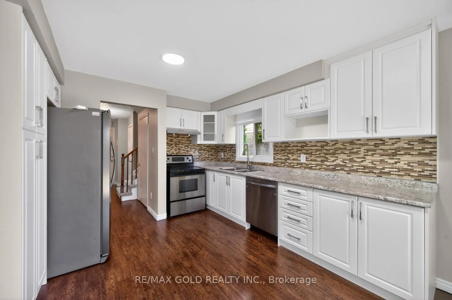 Photo 16 of 5 Ravenswood Drive, Brampton, Fletcher's Creek South — HOMEH