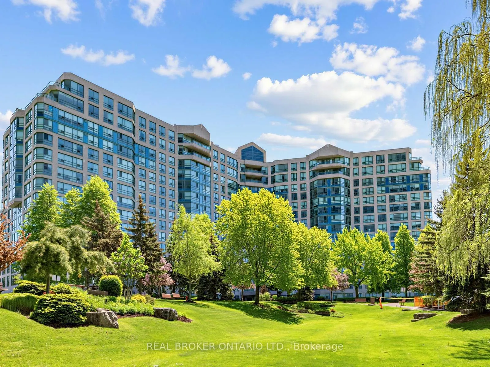 Photo 1 of Unit 303, 7825 Bayview Avenue, Markham, Aileen-Willowbrook — HOMEH