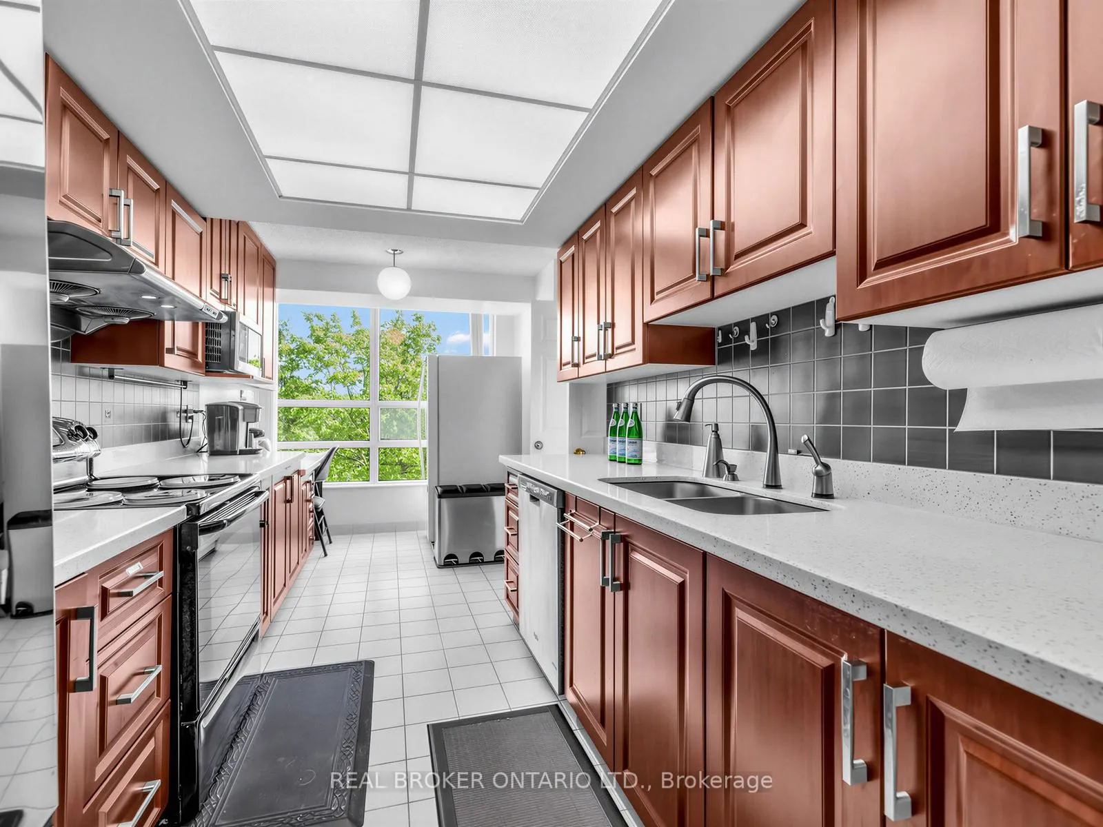 Photo 7 of Unit 303, 7825 Bayview Avenue, Markham, Aileen-Willowbrook — HOMEH