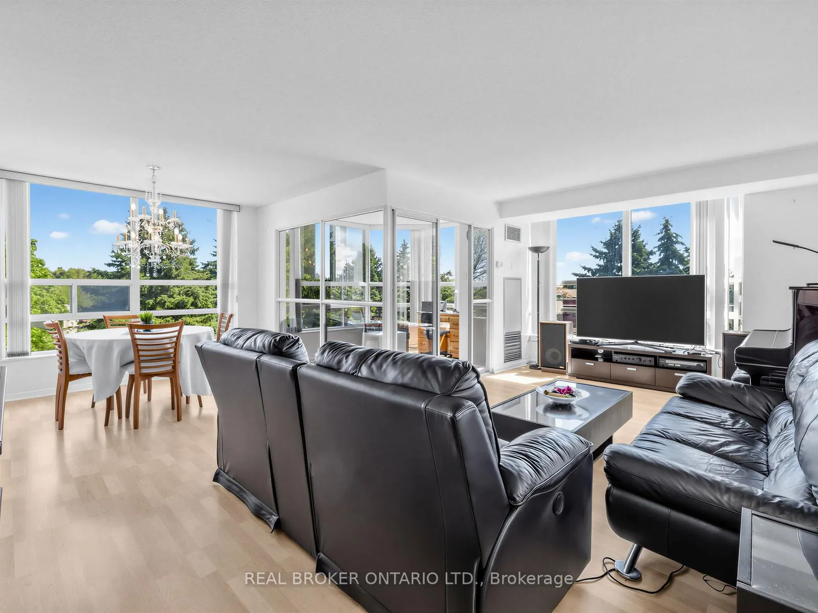 Photo 10 of Unit 303, 7825 Bayview Avenue, Markham, Aileen-Willowbrook — HOMEH