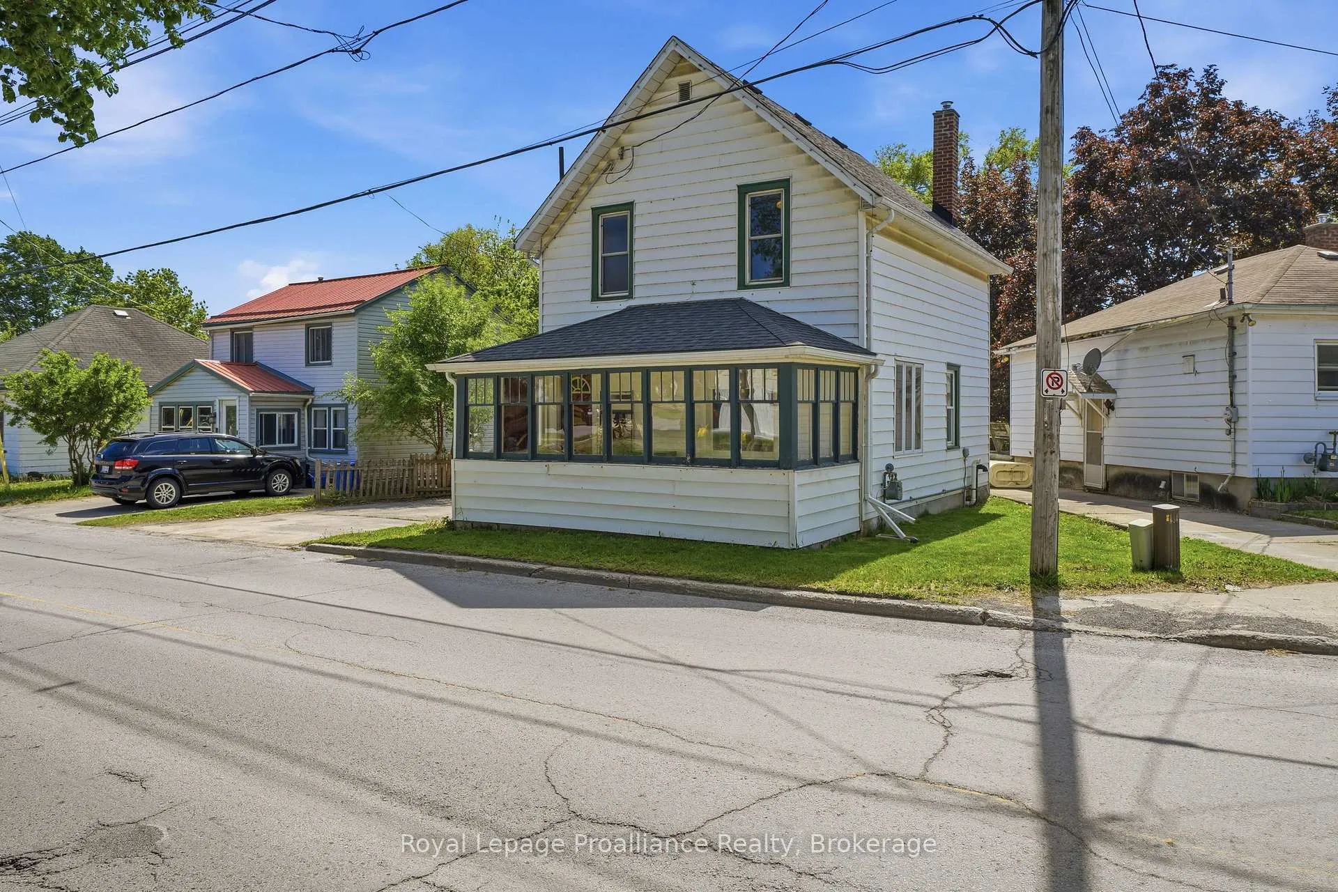 Photo 4 of 142 West Street, Quinte West, Trenton Ward — HOMEH