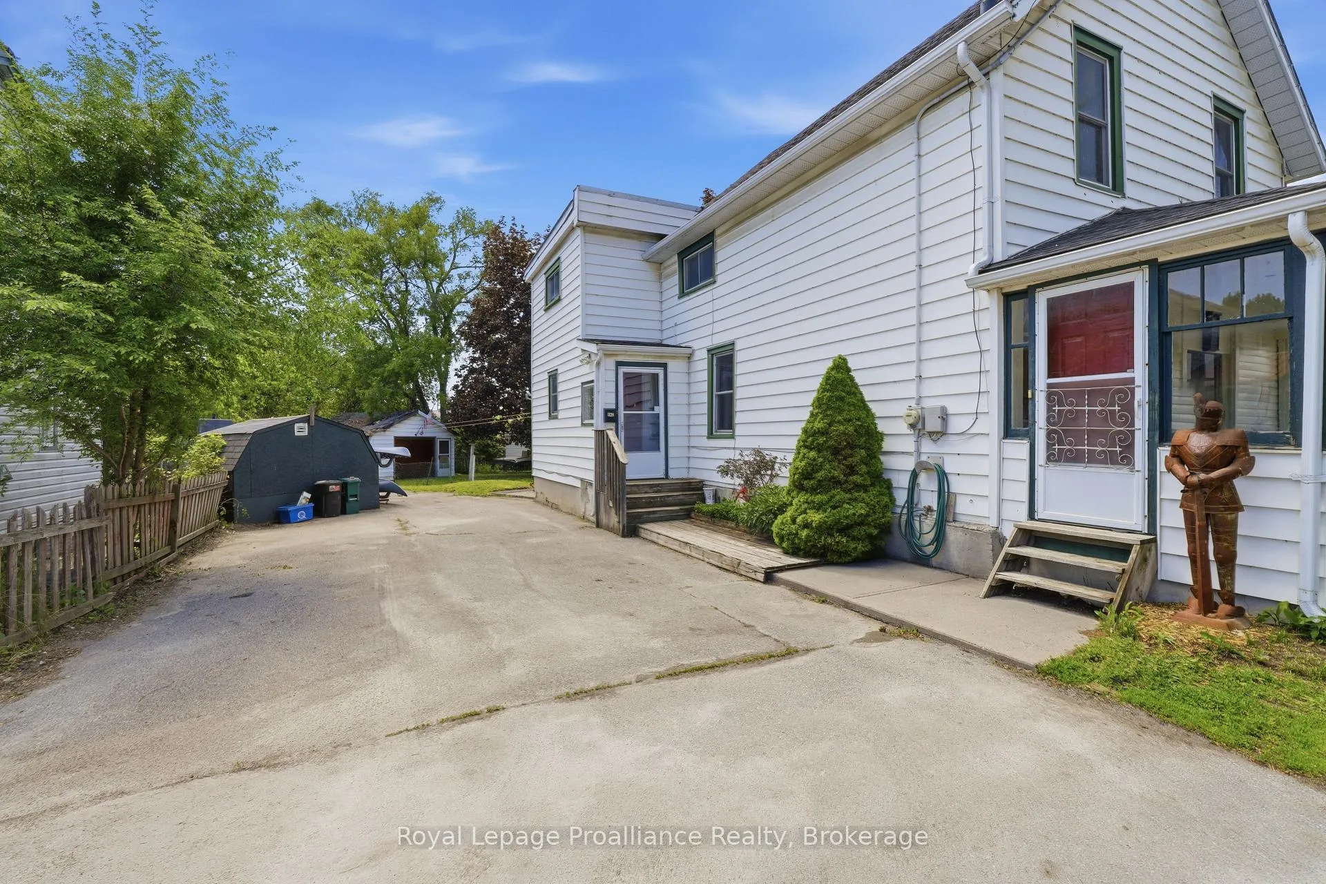 Photo 5 of 142 West Street, Quinte West, Trenton Ward — HOMEH