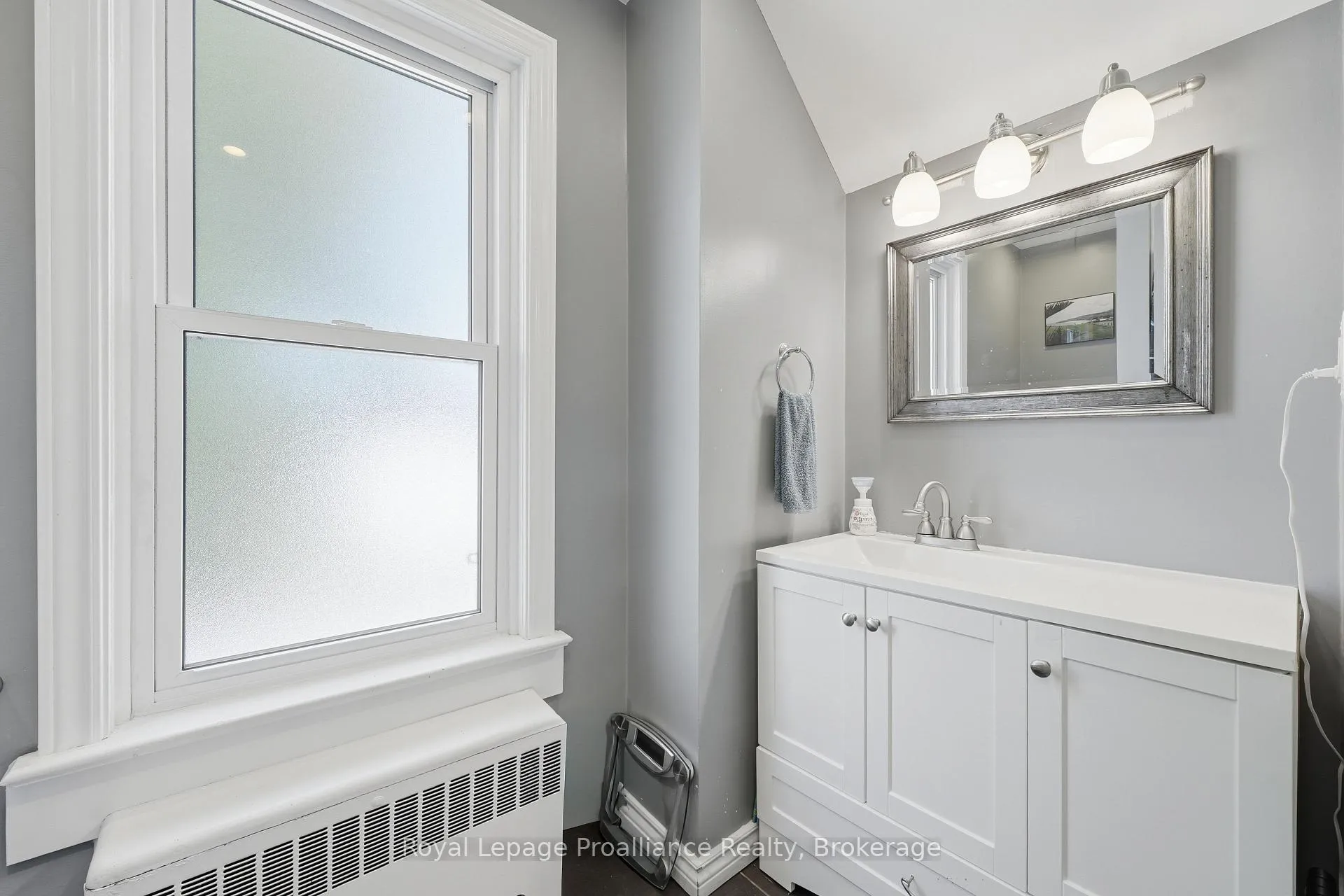 Photo 20 of 142 West Street, Quinte West, Trenton Ward — HOMEH