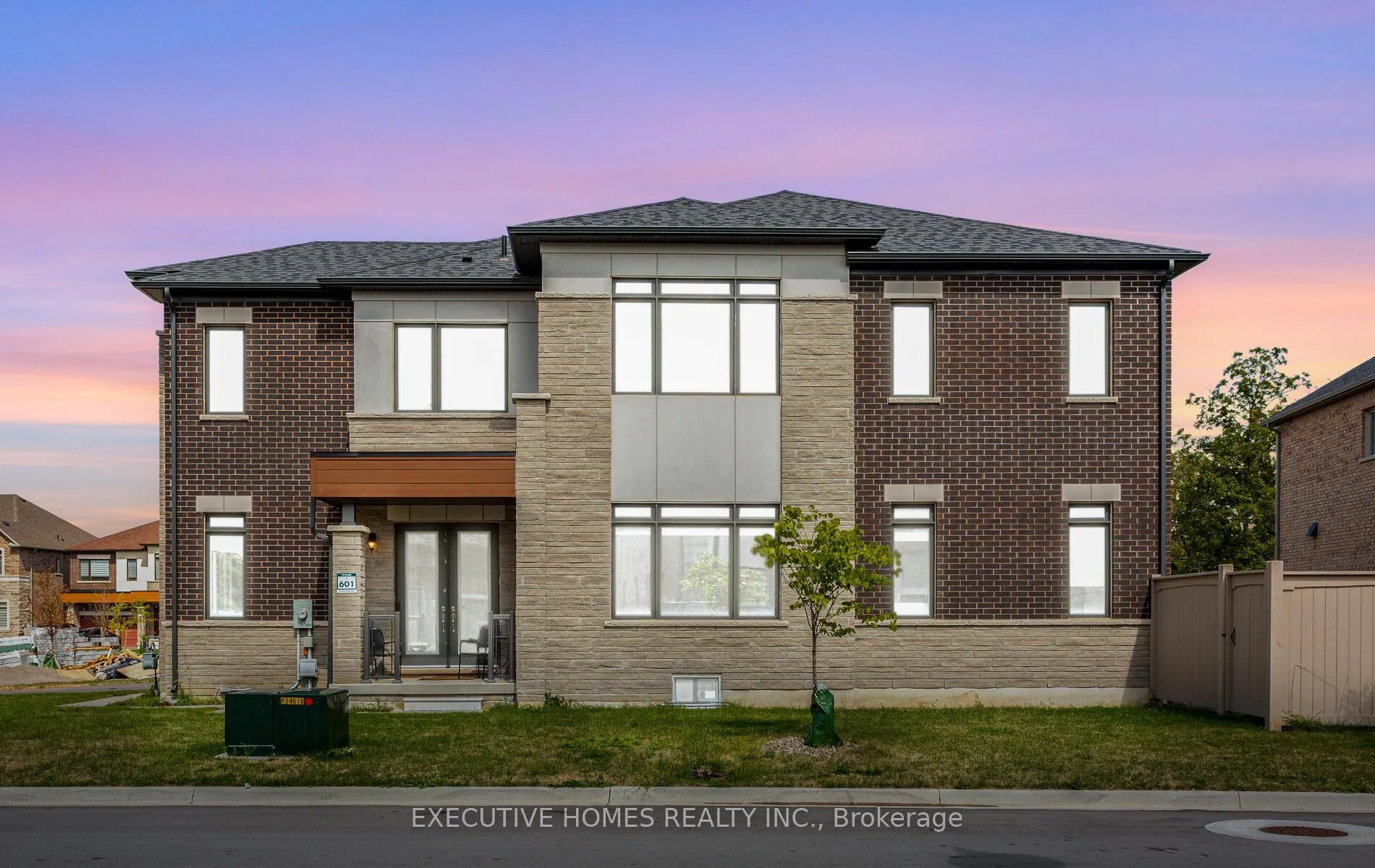 Photo 1 of 77 Pond View Gate, Hamilton, Waterdown — HOMEH